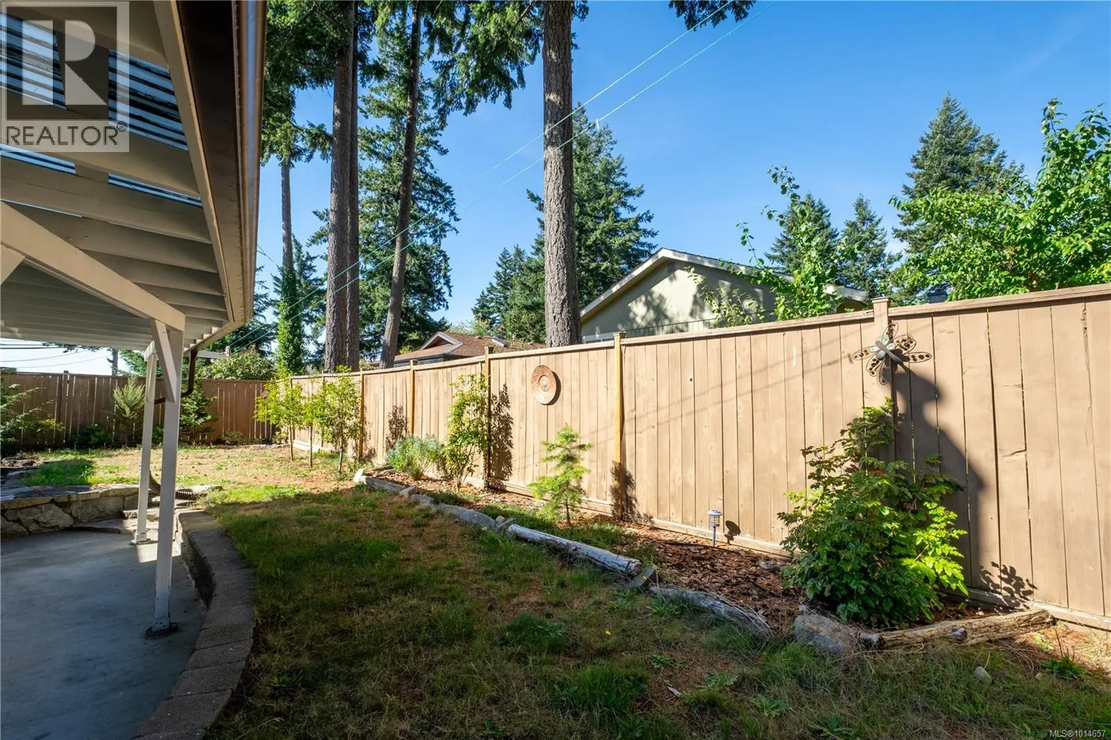 757 Lorne Cres