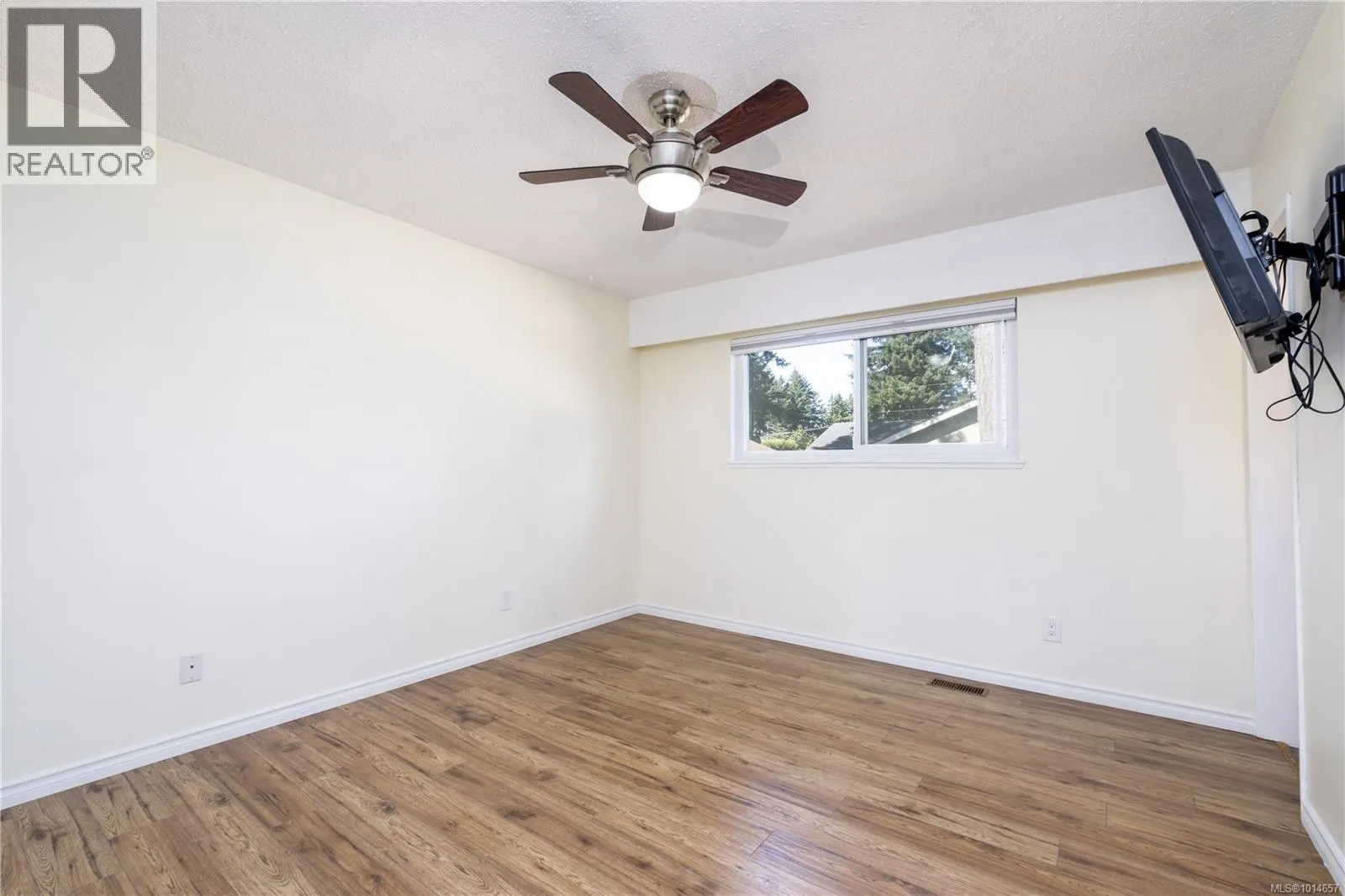 757 Lorne Cres