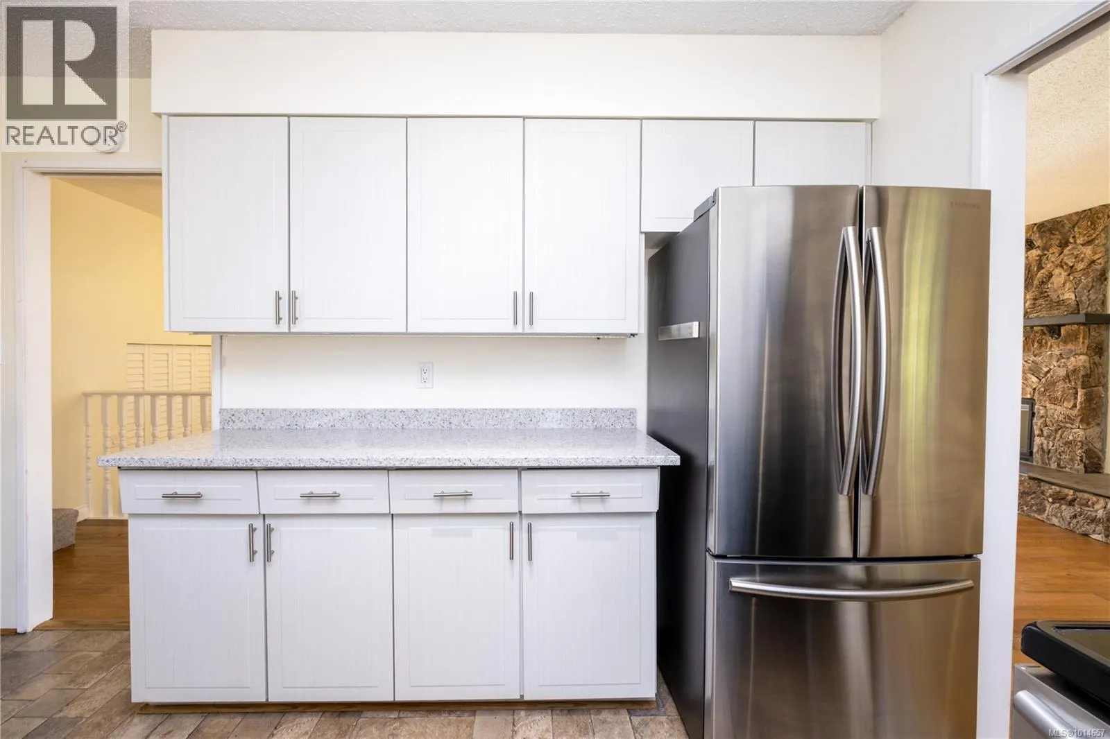 757 Lorne Cres