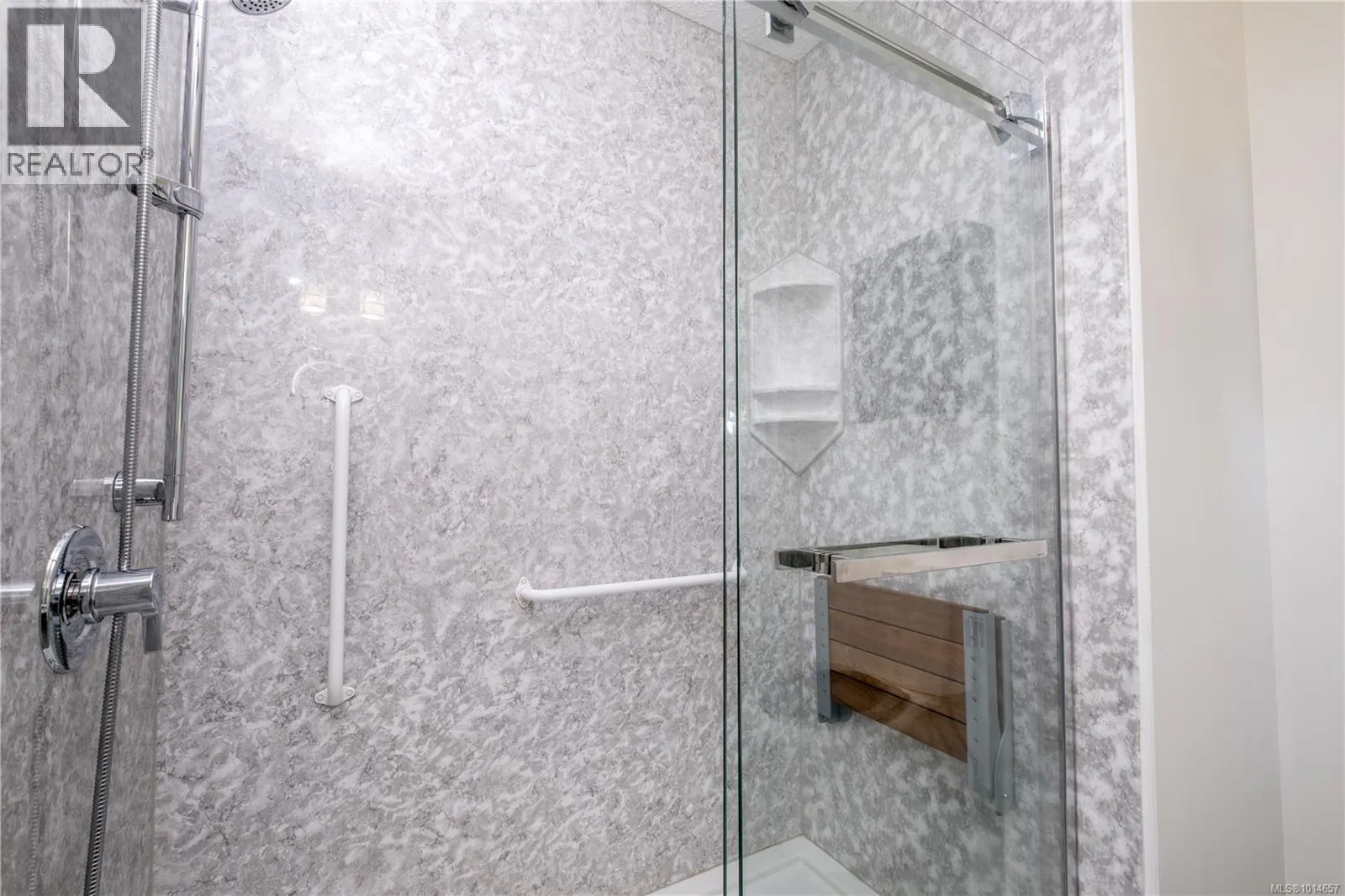 757 Lorne Cres