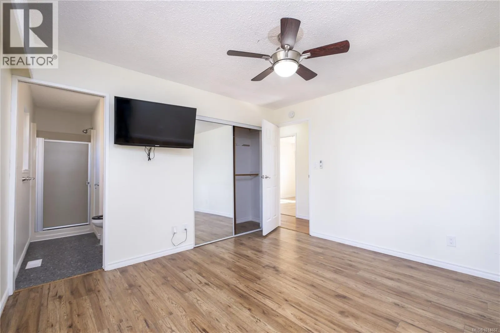 757 Lorne Cres