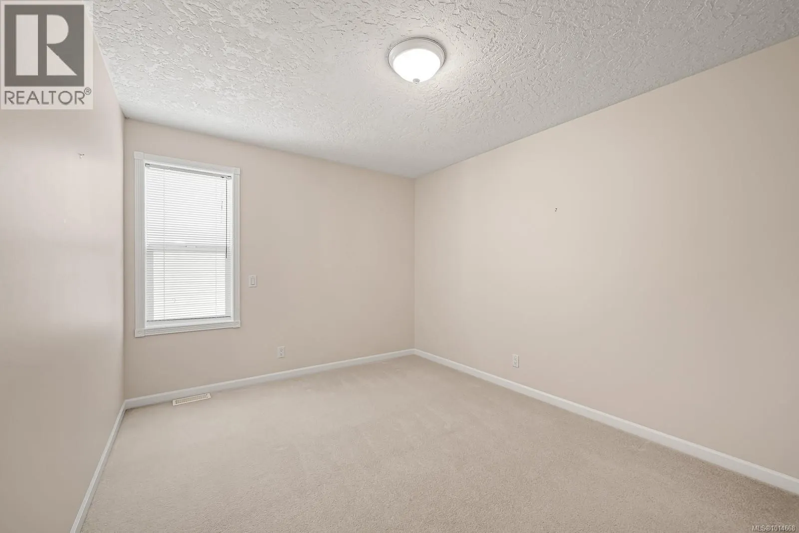 1582 Mallard Dr