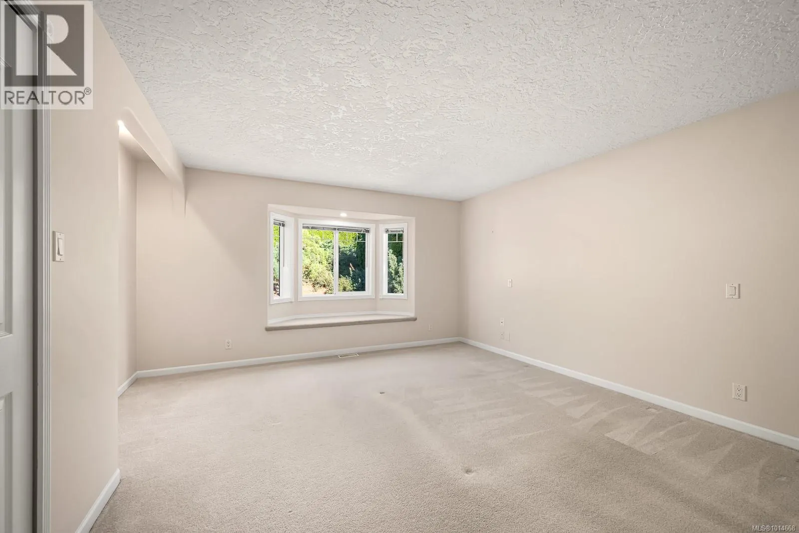 1582 Mallard Dr