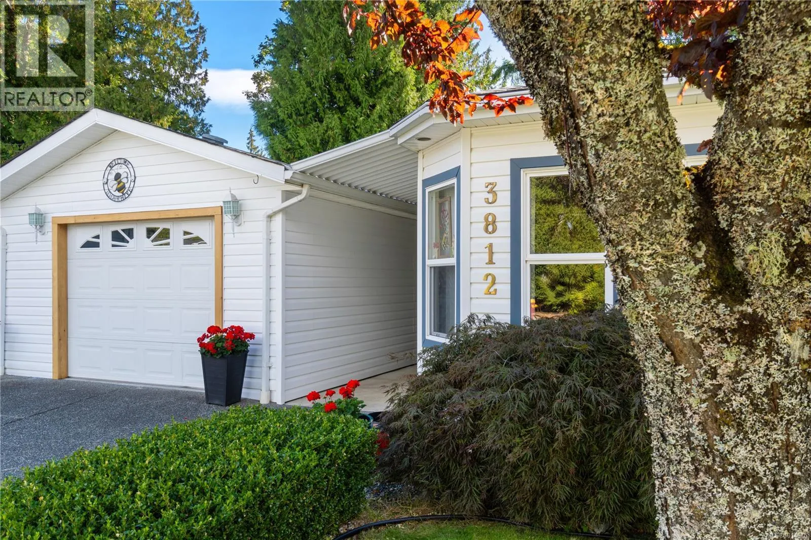 3812 King Arthur Dr
