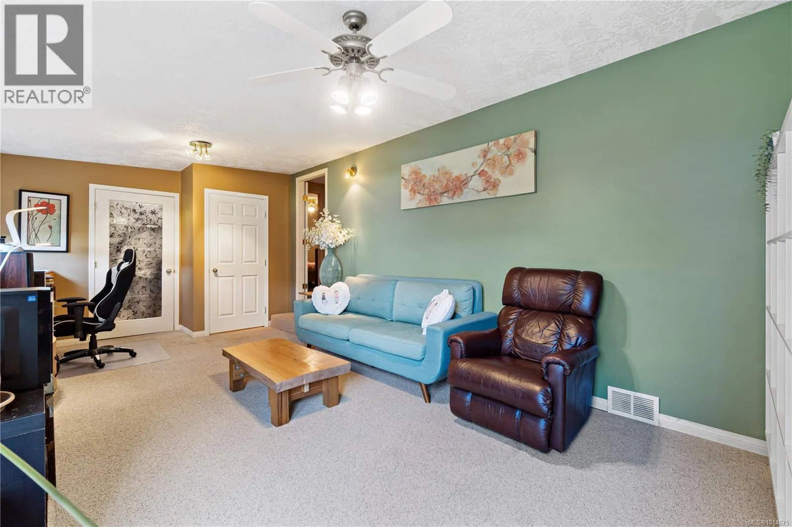 3812 King Arthur Dr