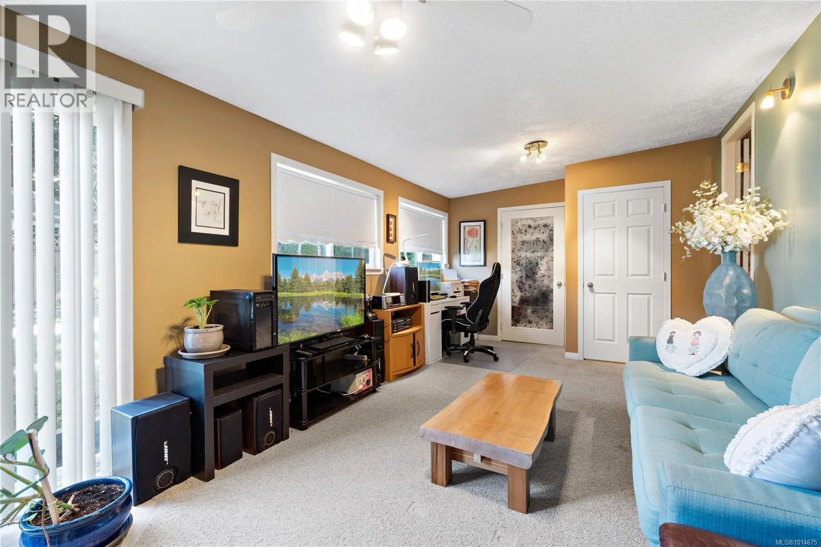 3812 King Arthur Dr