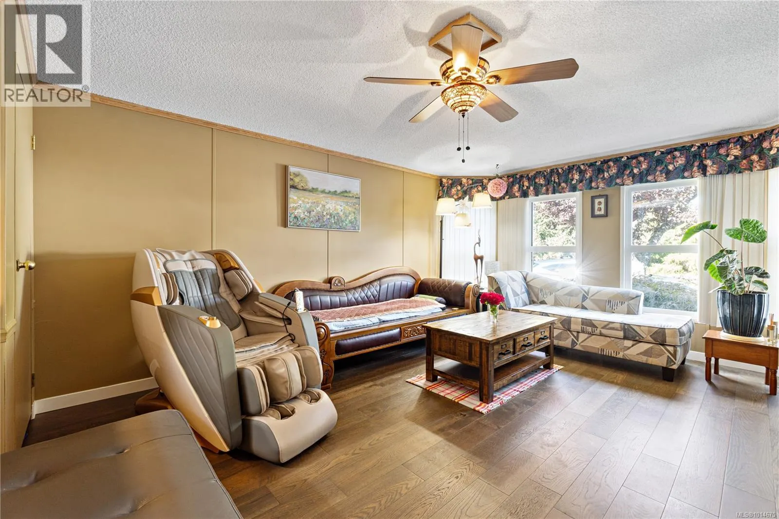 3812 King Arthur Dr