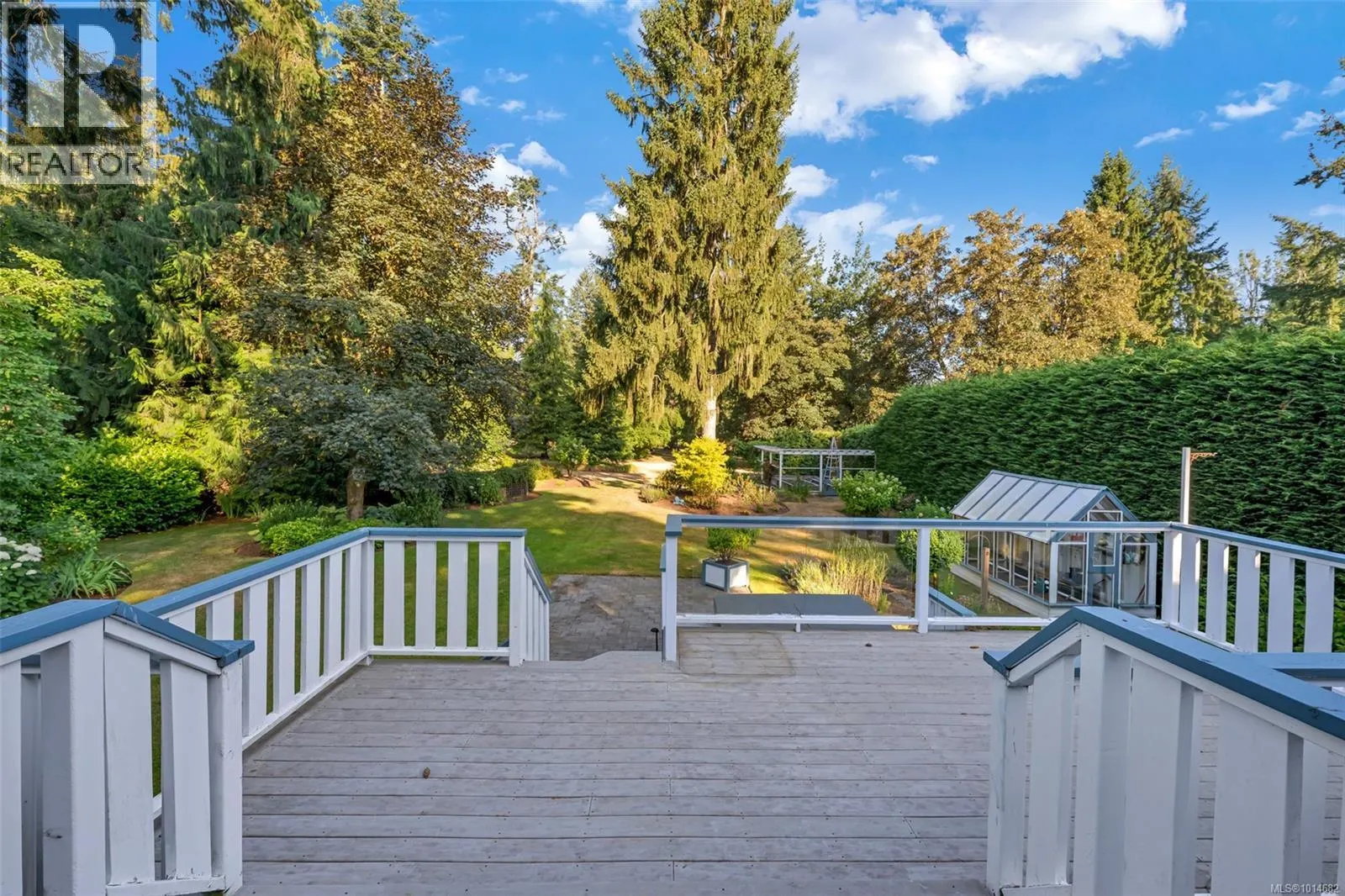 4758 Fairbridge Dr