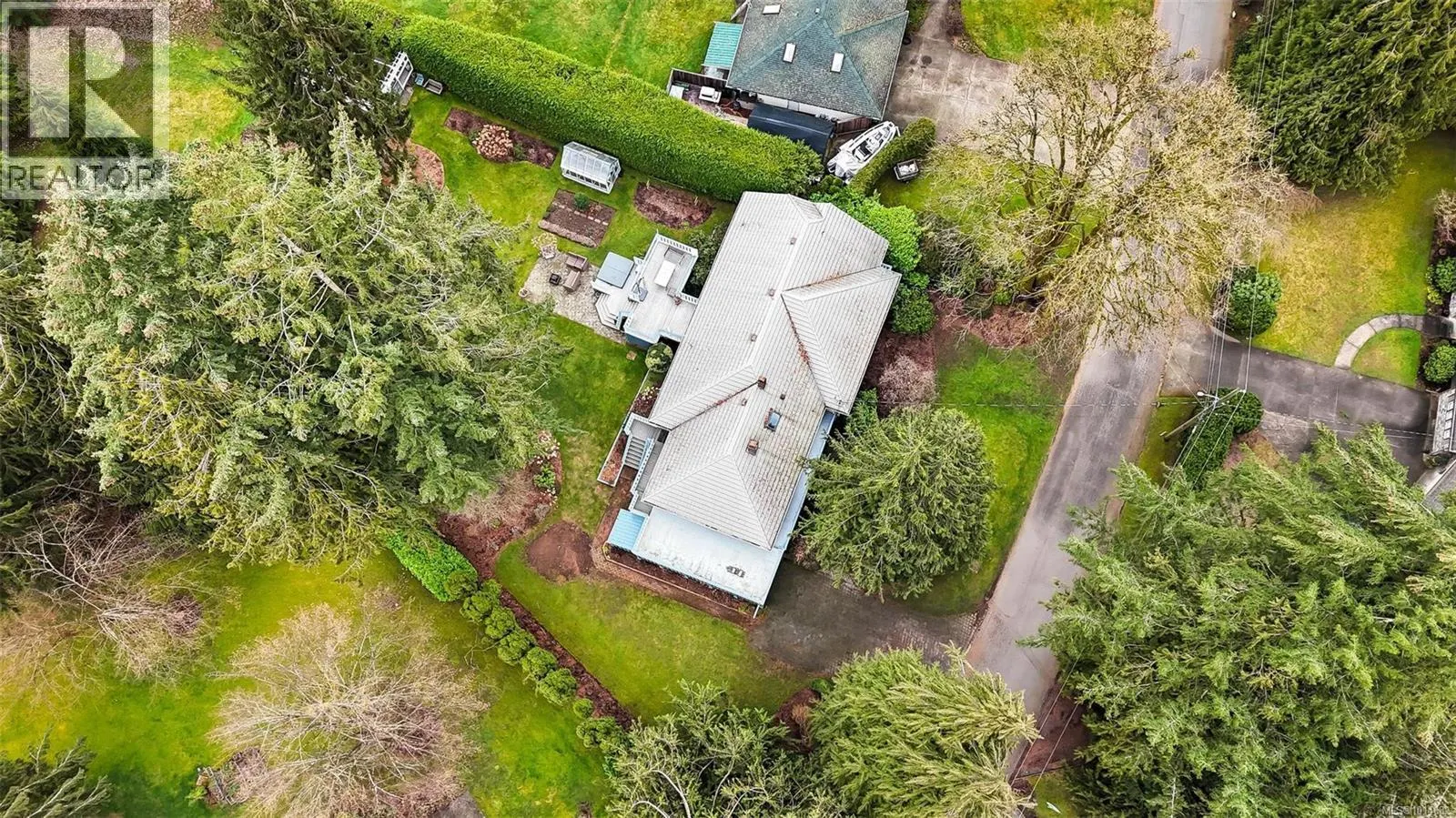 4758 Fairbridge Dr