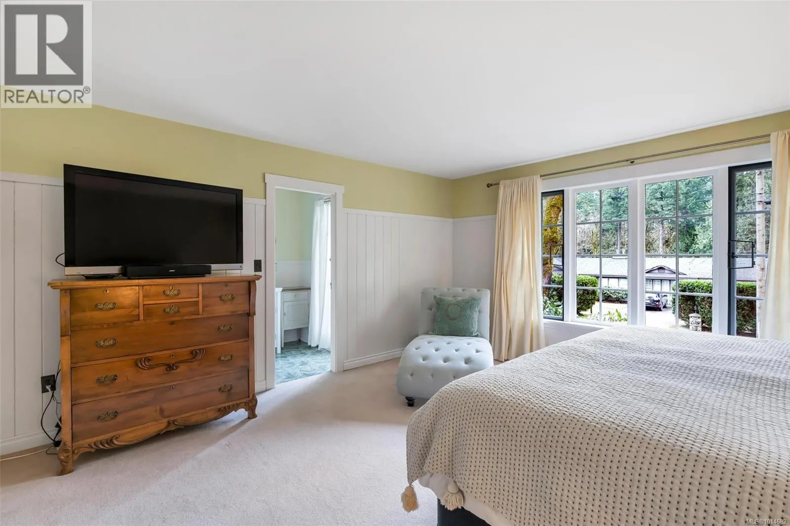 4758 Fairbridge Dr