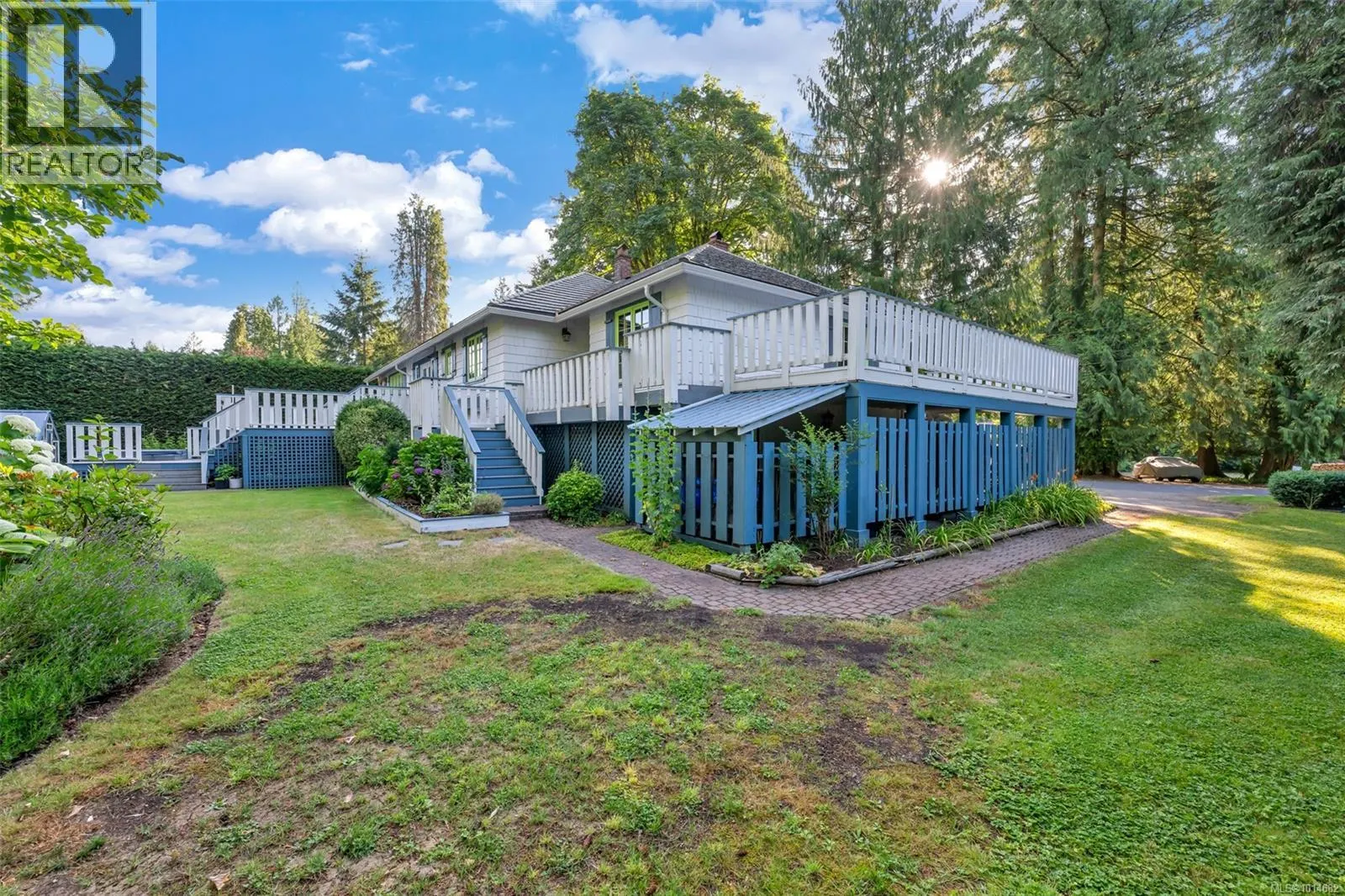 4758 Fairbridge Dr