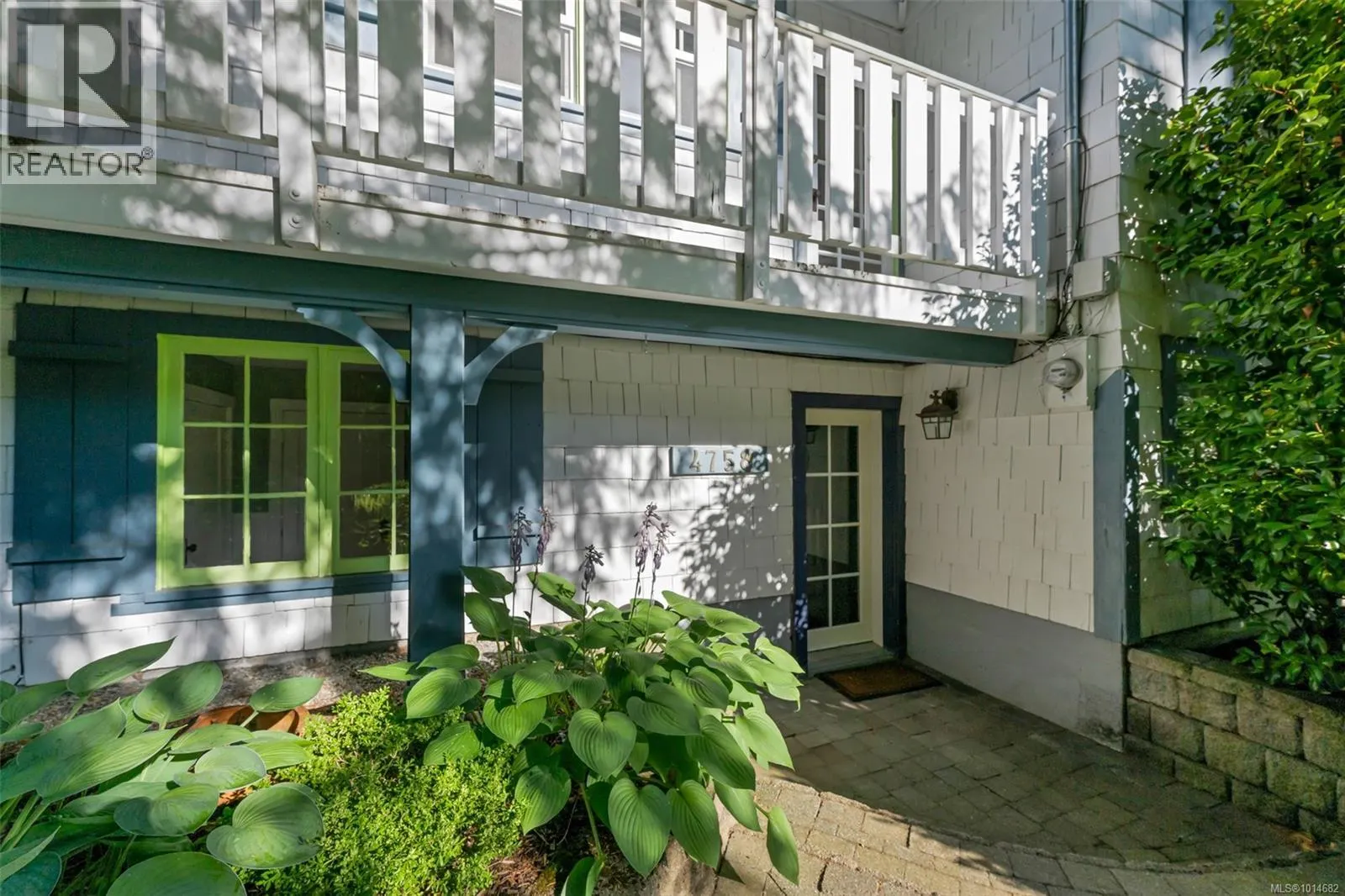 4758 Fairbridge Dr