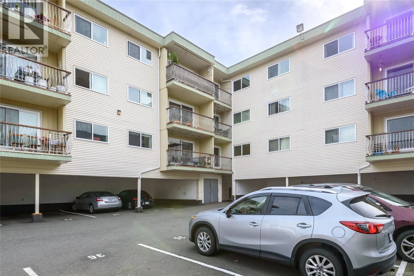 212 1015 Cumberland Rd