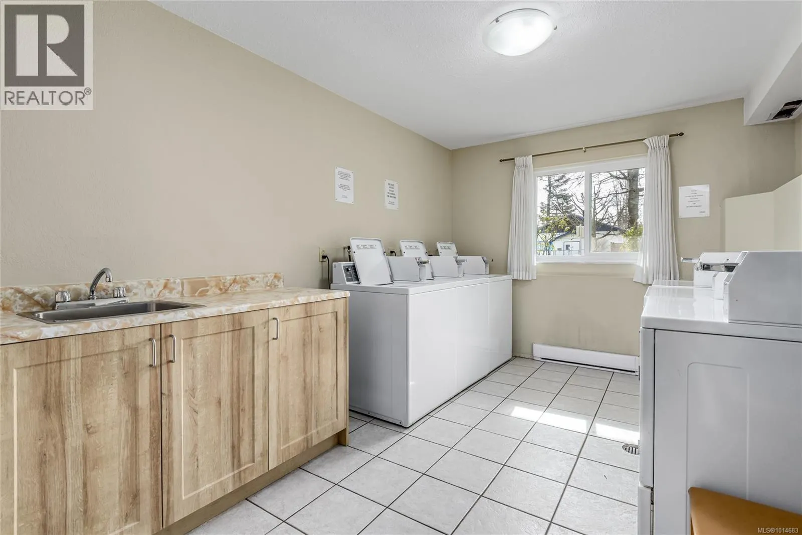 212 1015 Cumberland Rd