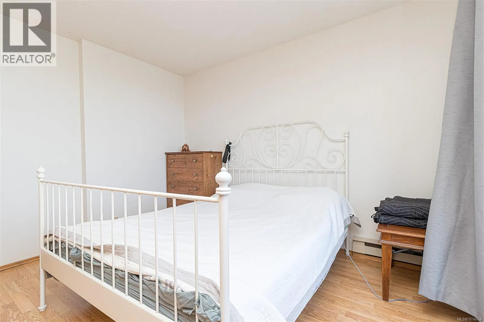 809 1630 Quadra St
