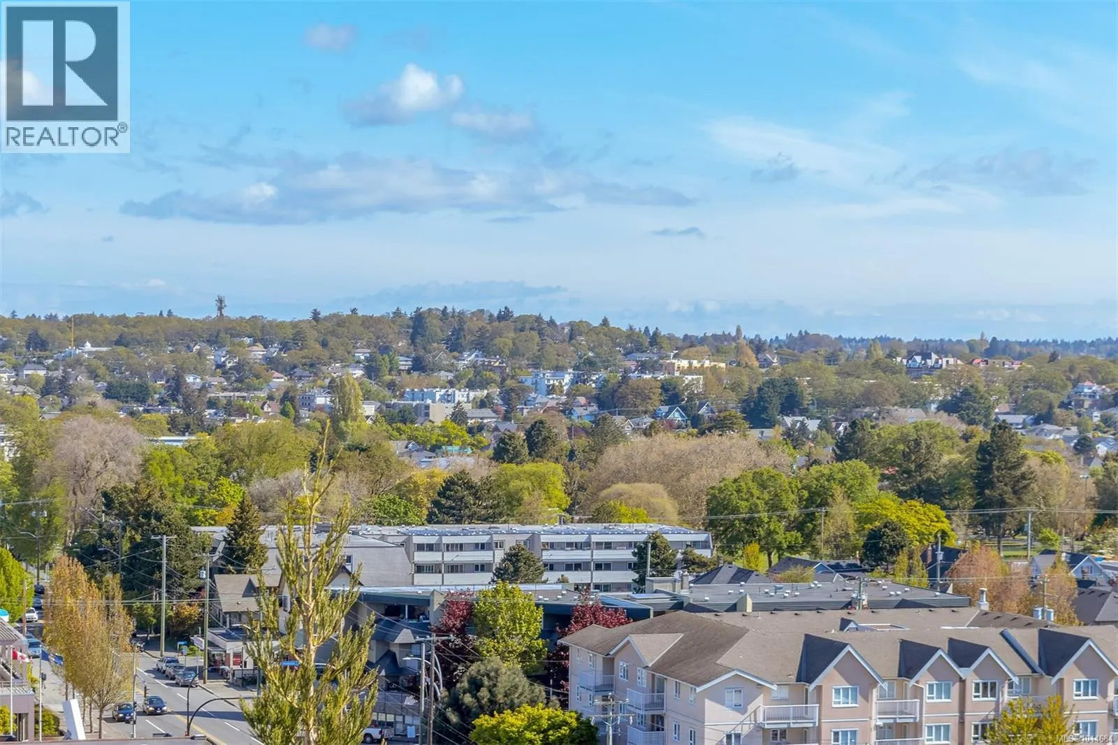 809 1630 Quadra St