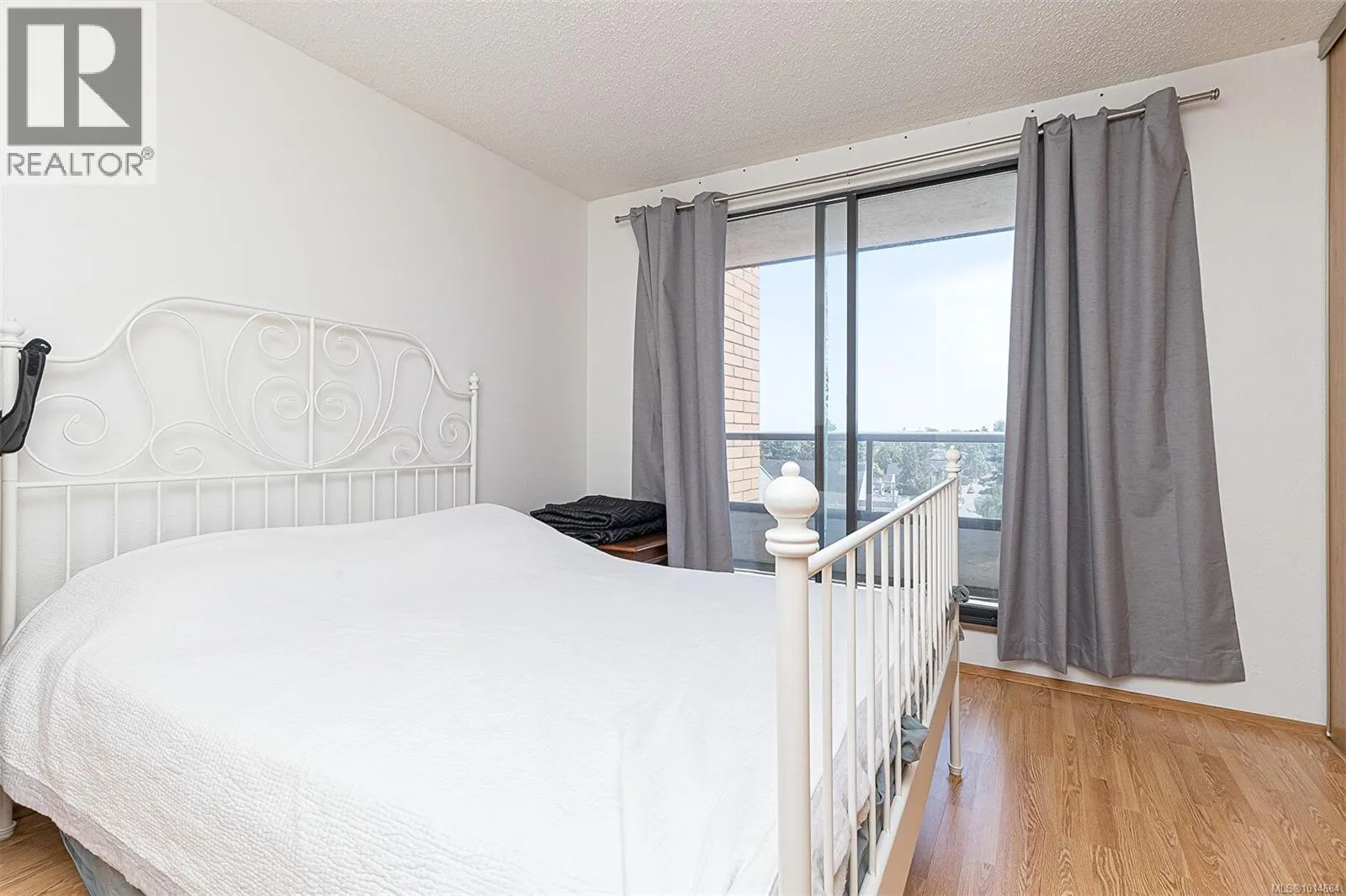 809 1630 Quadra St