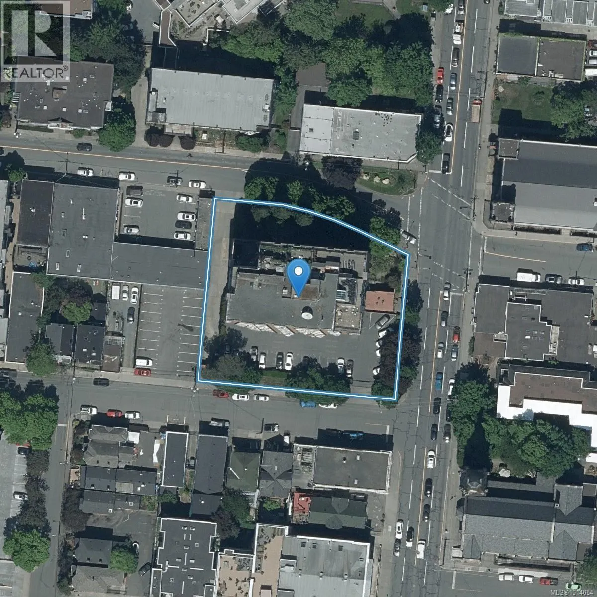 809 1630 Quadra St