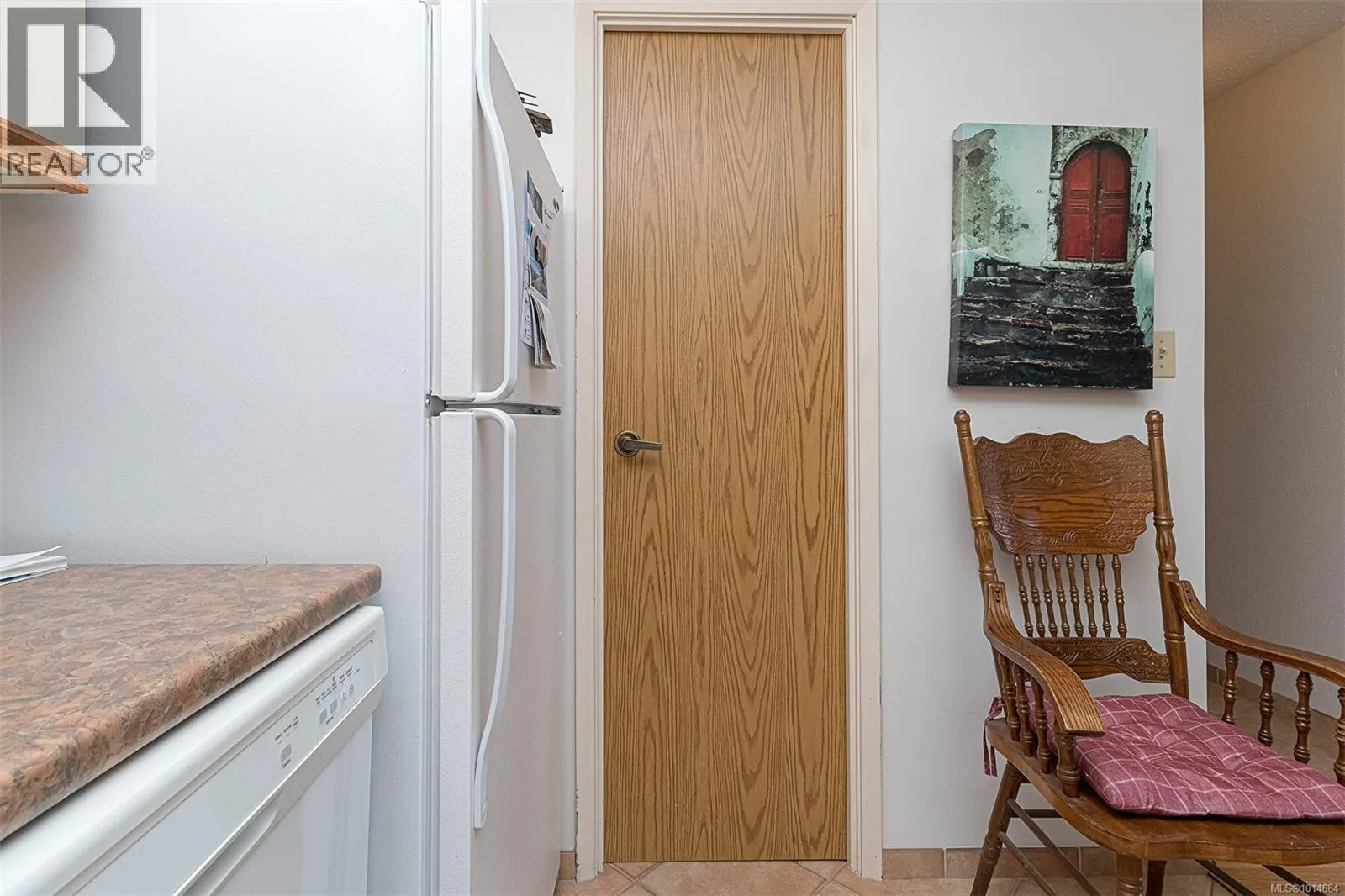 809 1630 Quadra St