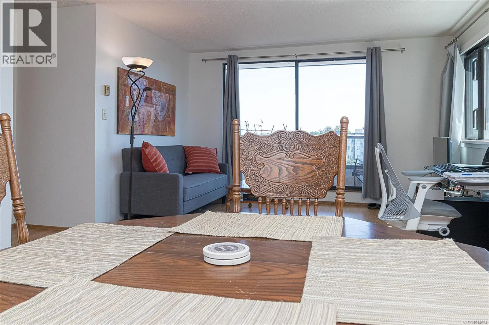 809 1630 Quadra St