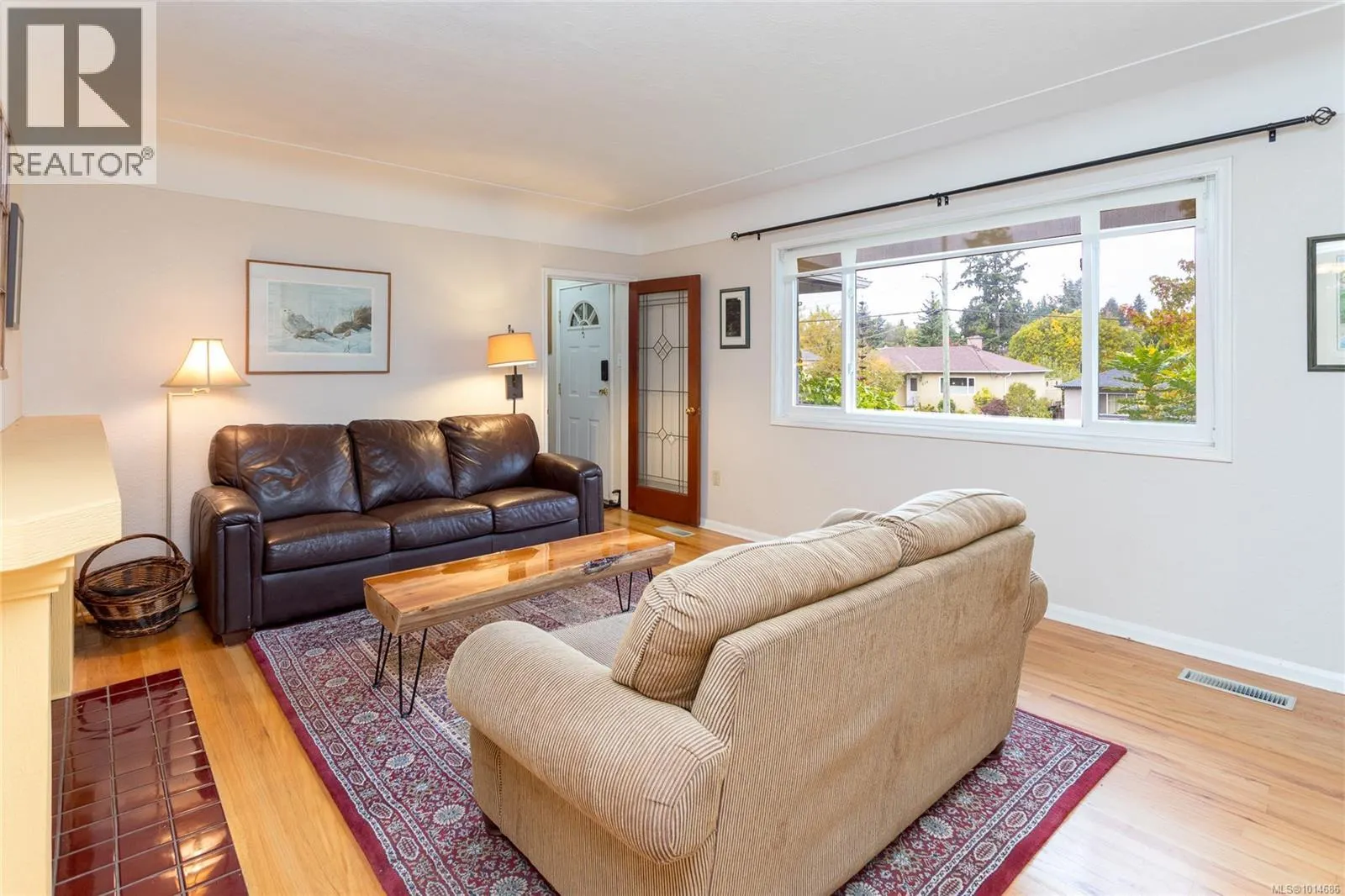 645 Baker St