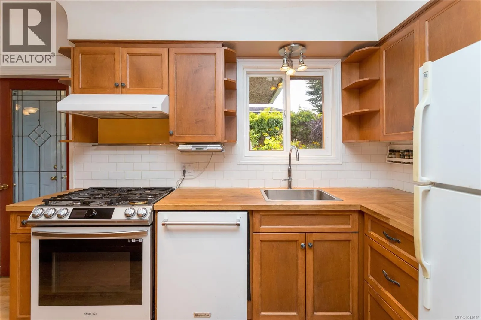 645 Baker St