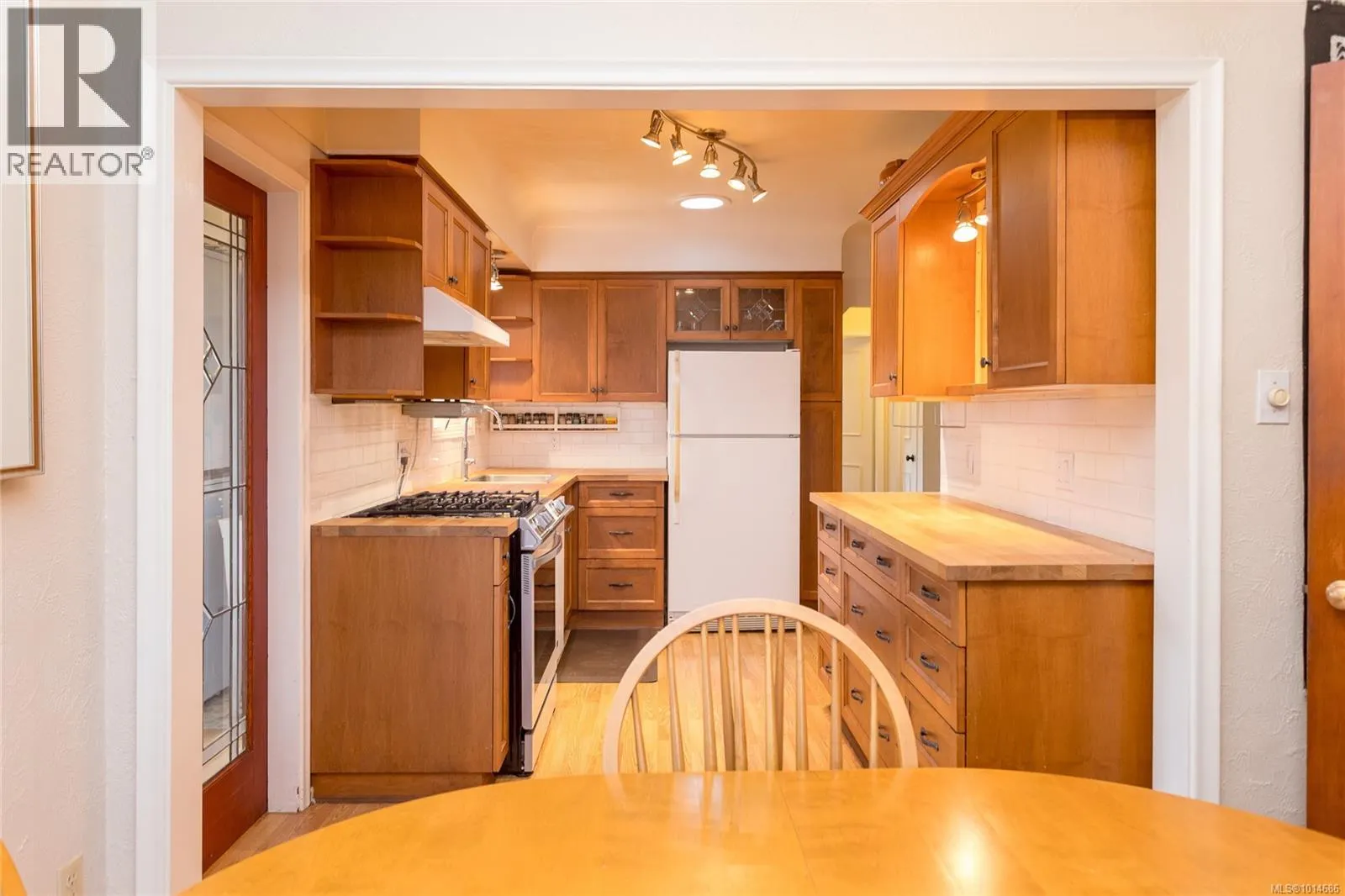 645 Baker St