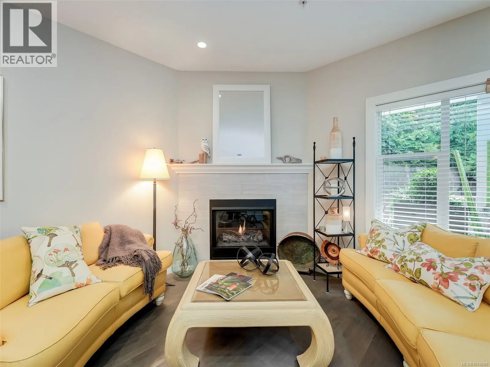 208 1838 Cowichan Bay Rd