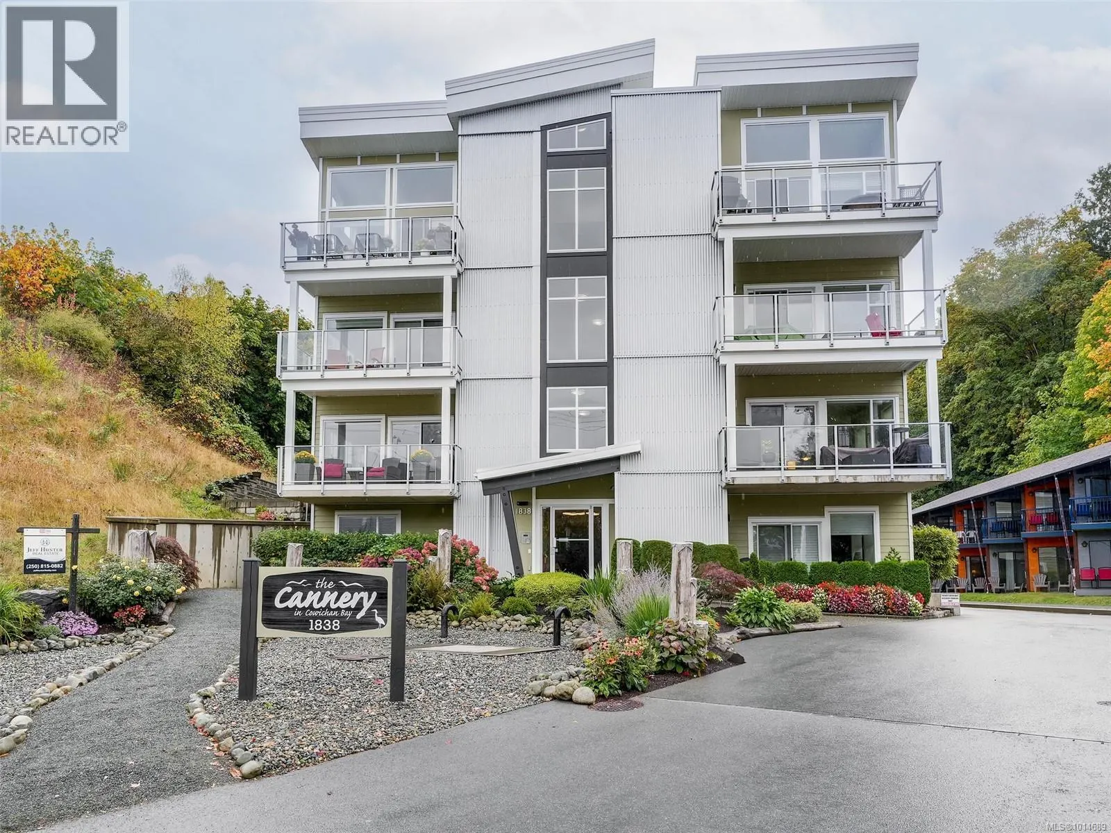 208 1838 Cowichan Bay Rd