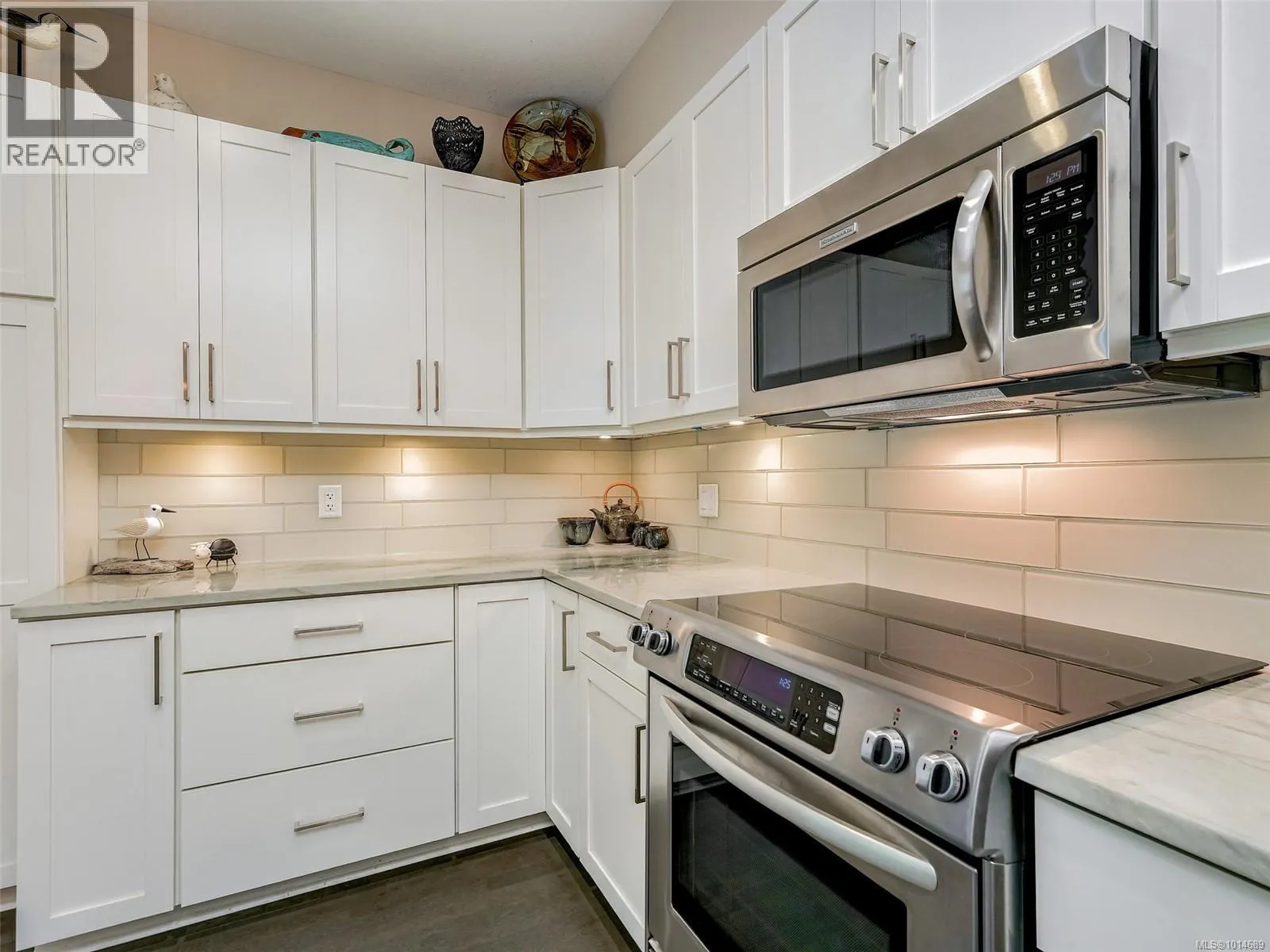 208 1838 Cowichan Bay Rd