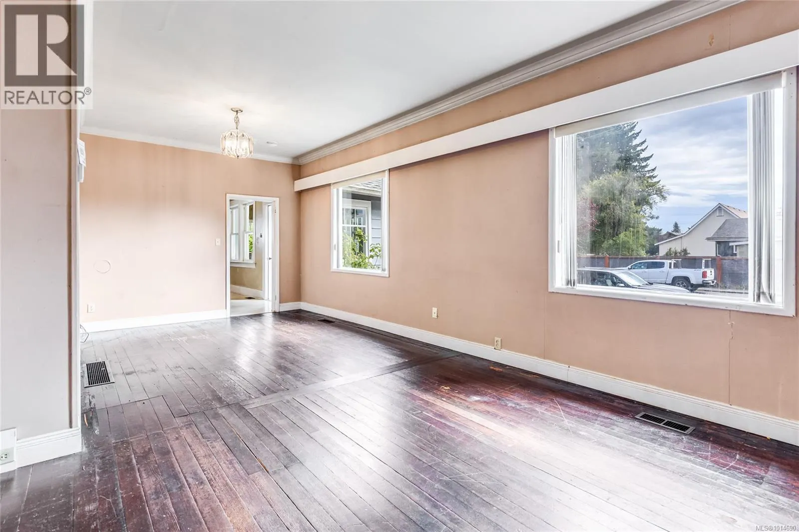 378 Harmston Ave
