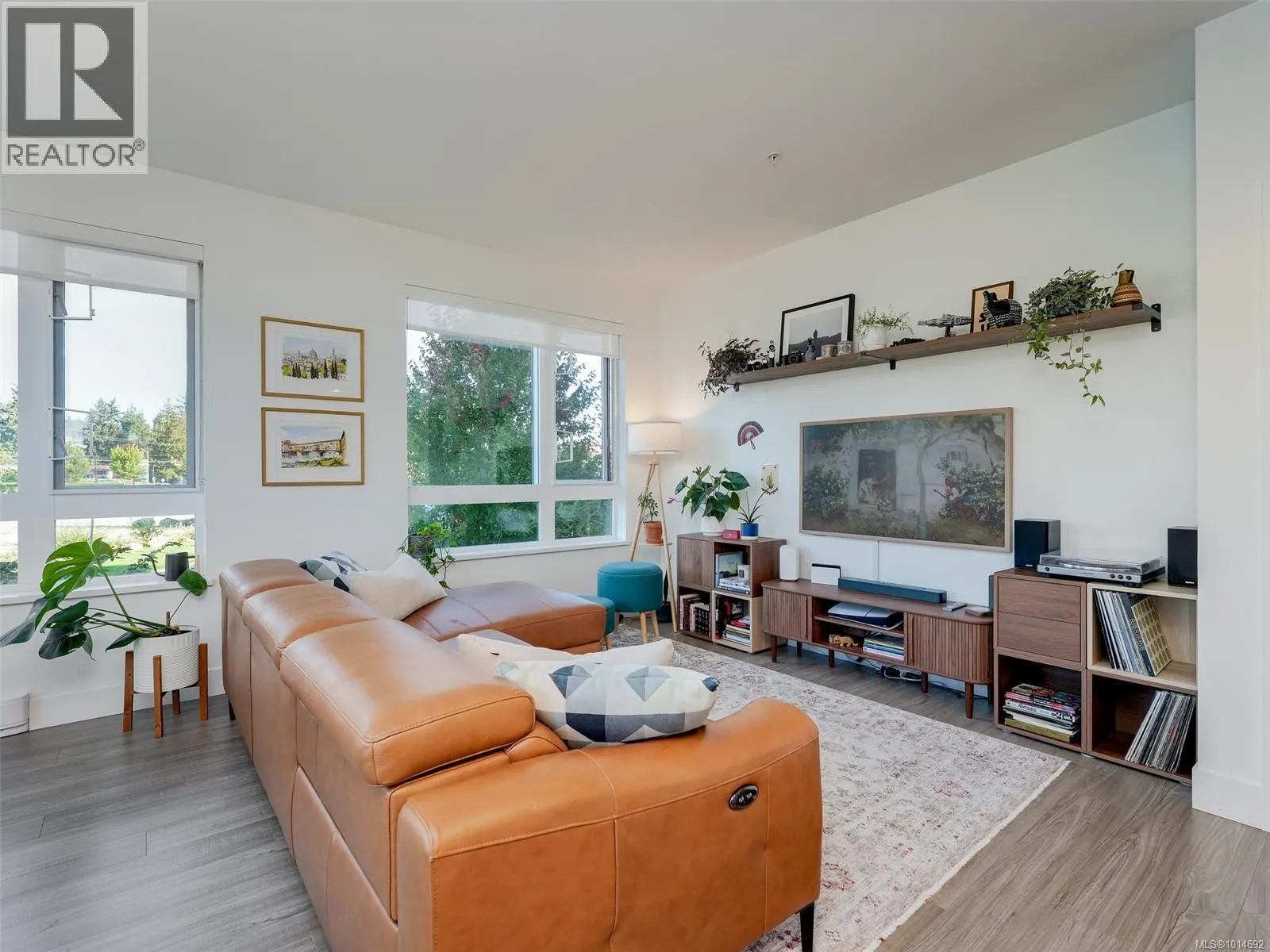 218 960 Reunion Ave