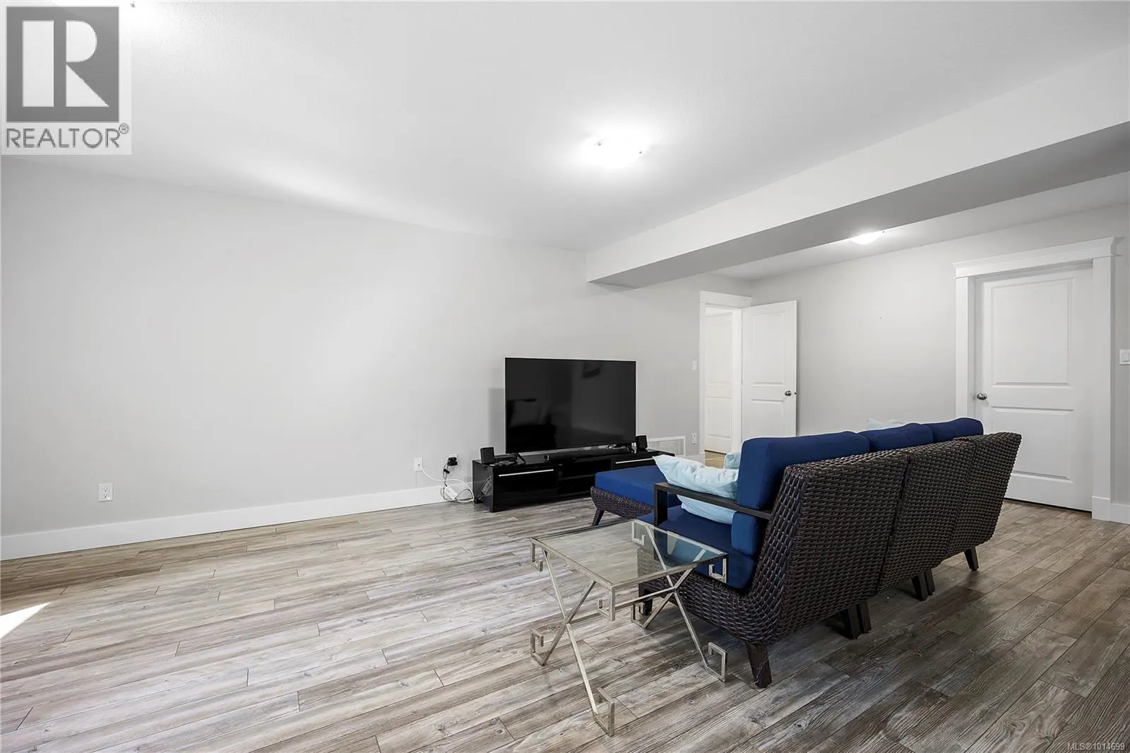 207 LINSTEAD Pl