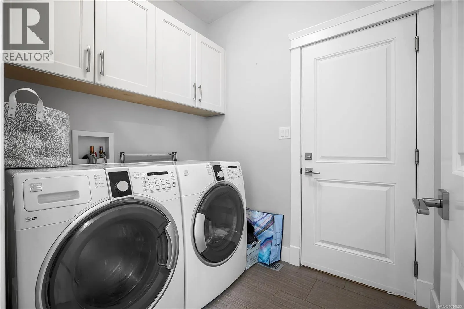 207 LINSTEAD Pl