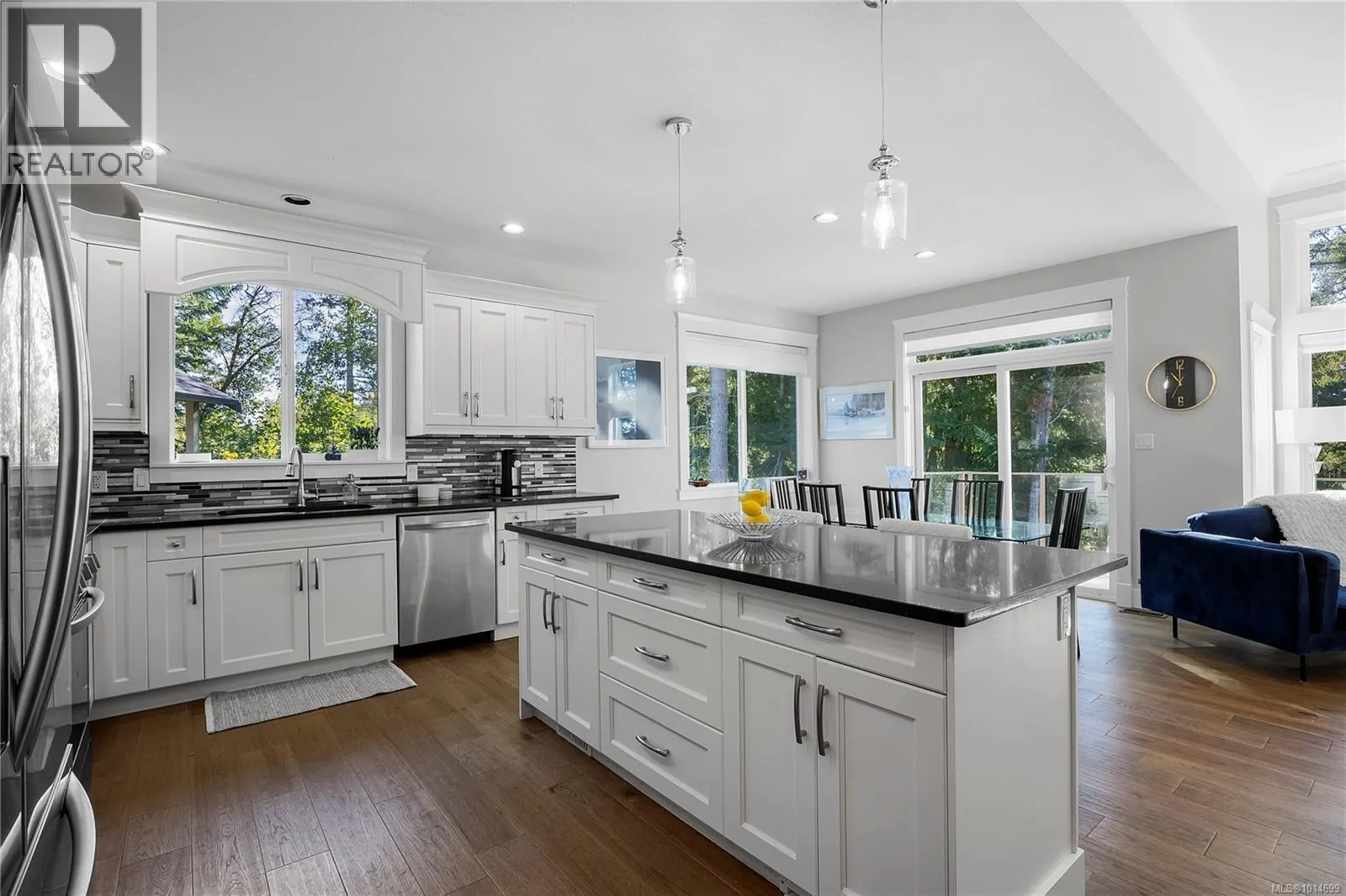 207 LINSTEAD Pl