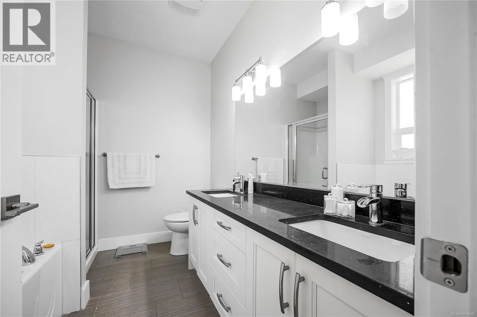 207 LINSTEAD Pl