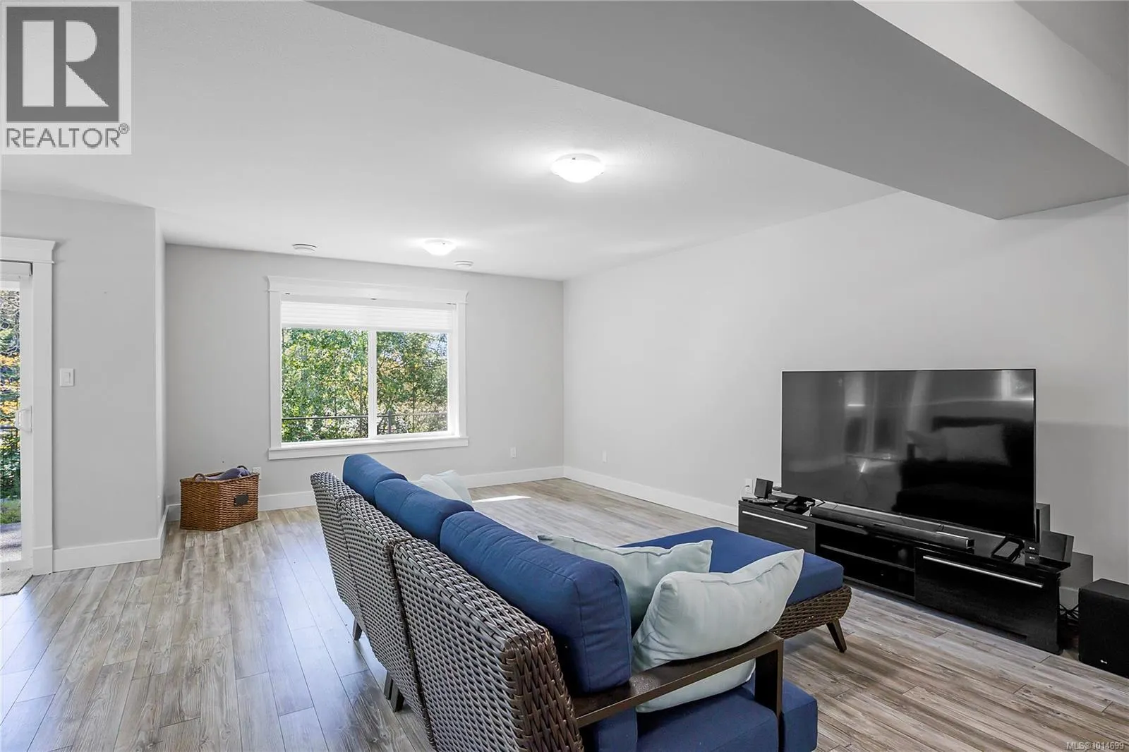 207 LINSTEAD Pl