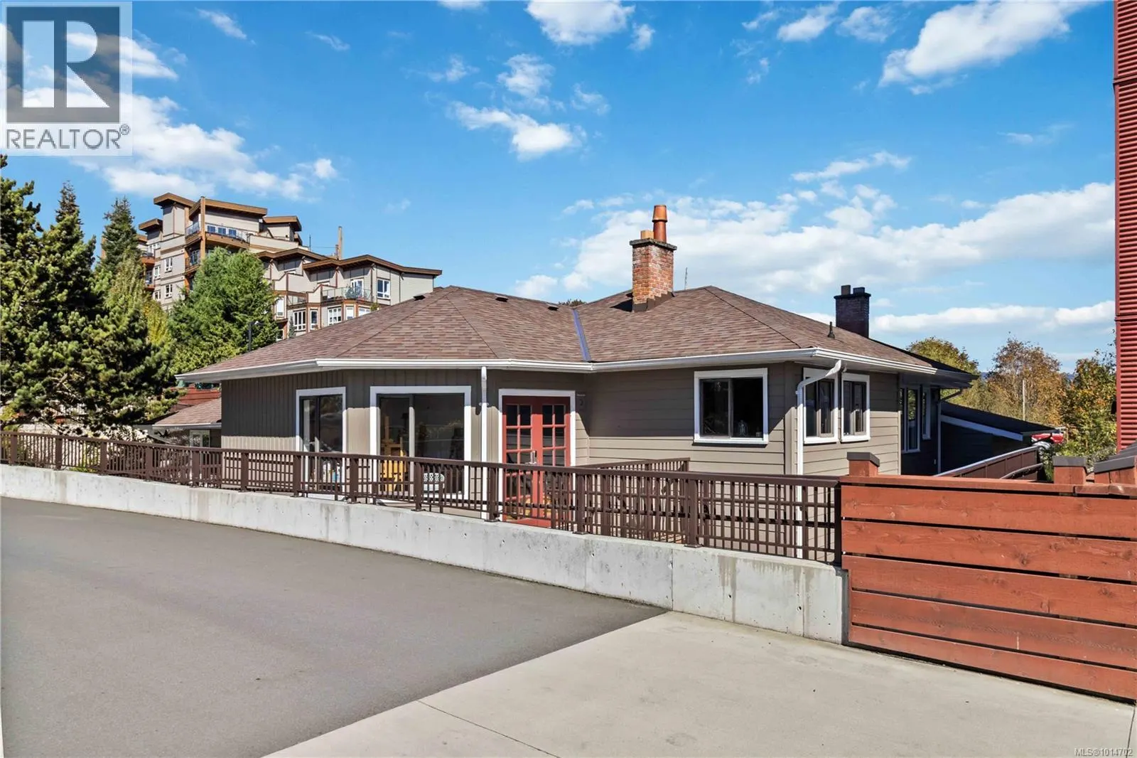 203 6609 Goodmere Rd
