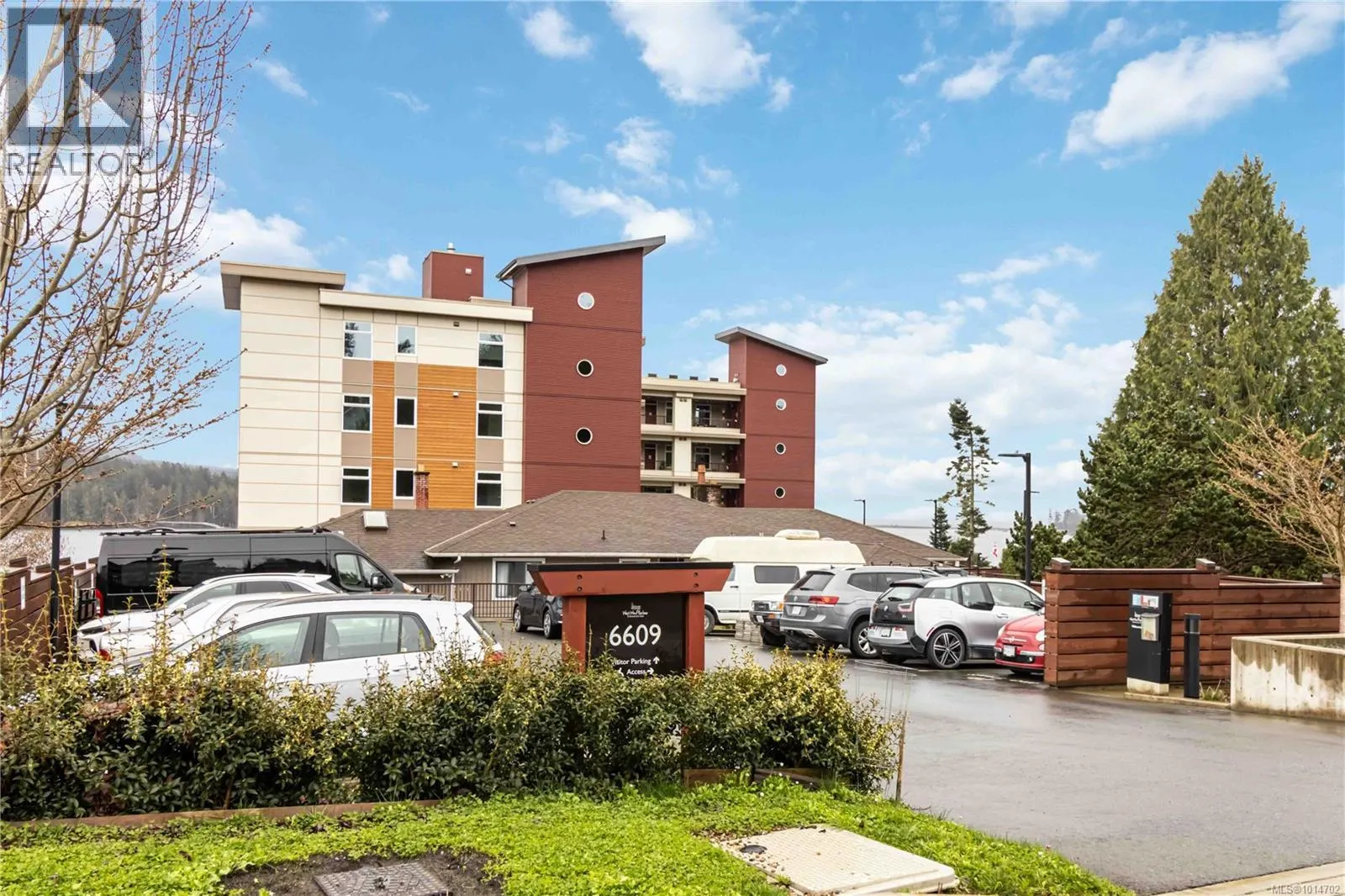 203 6609 Goodmere Rd