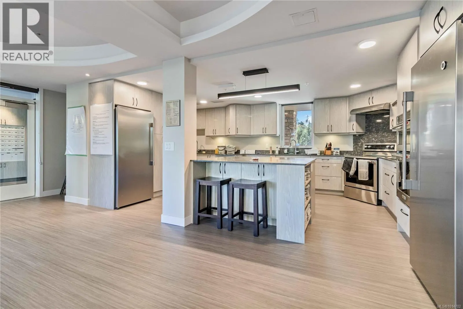 203 6609 Goodmere Rd