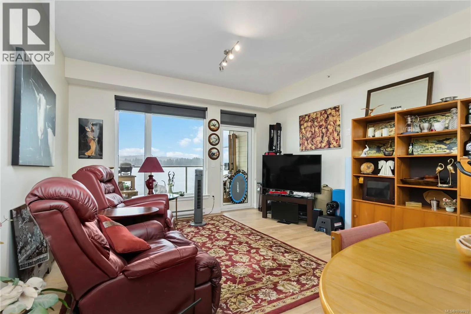 203 6609 Goodmere Rd