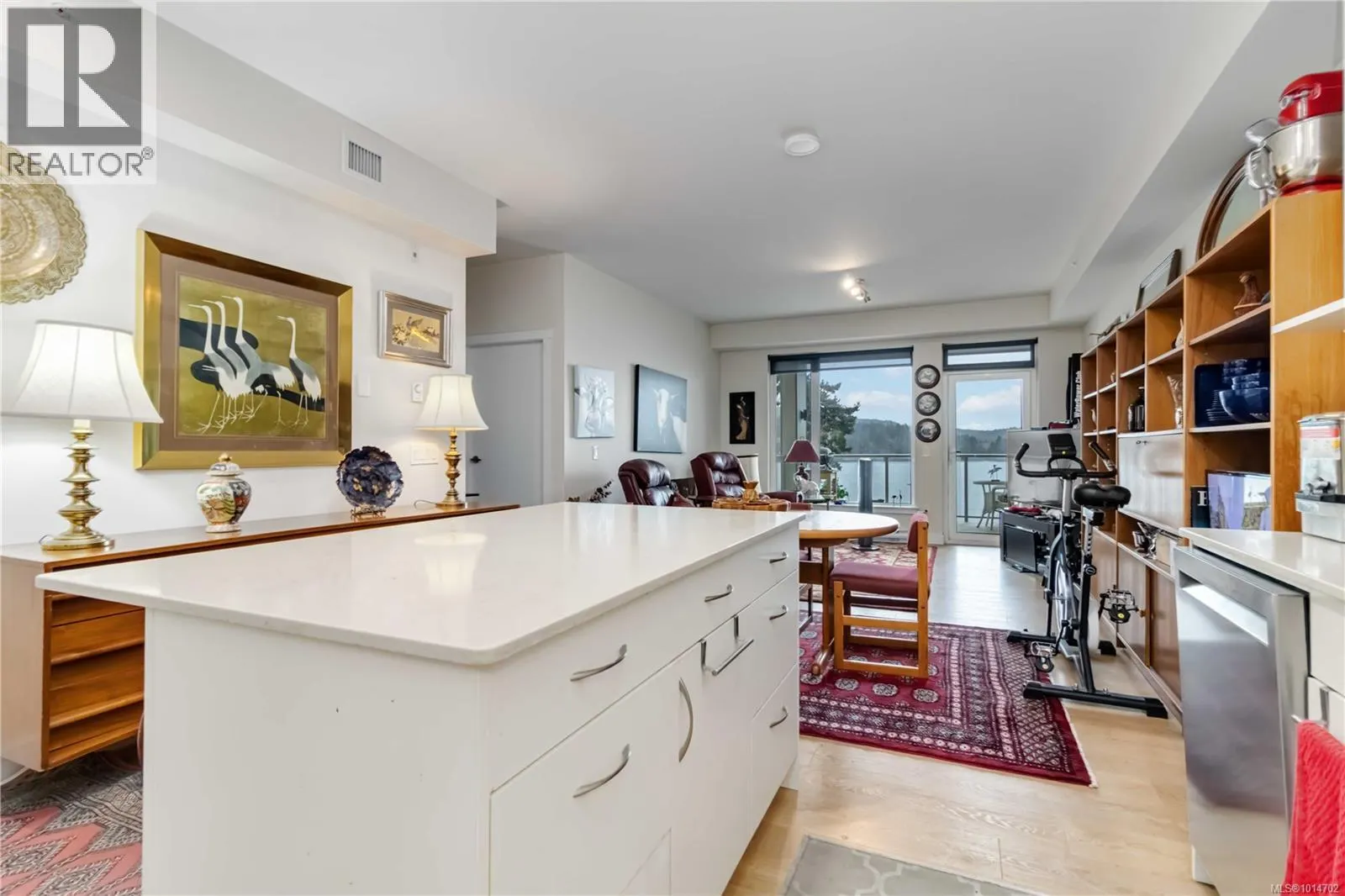 203 6609 Goodmere Rd