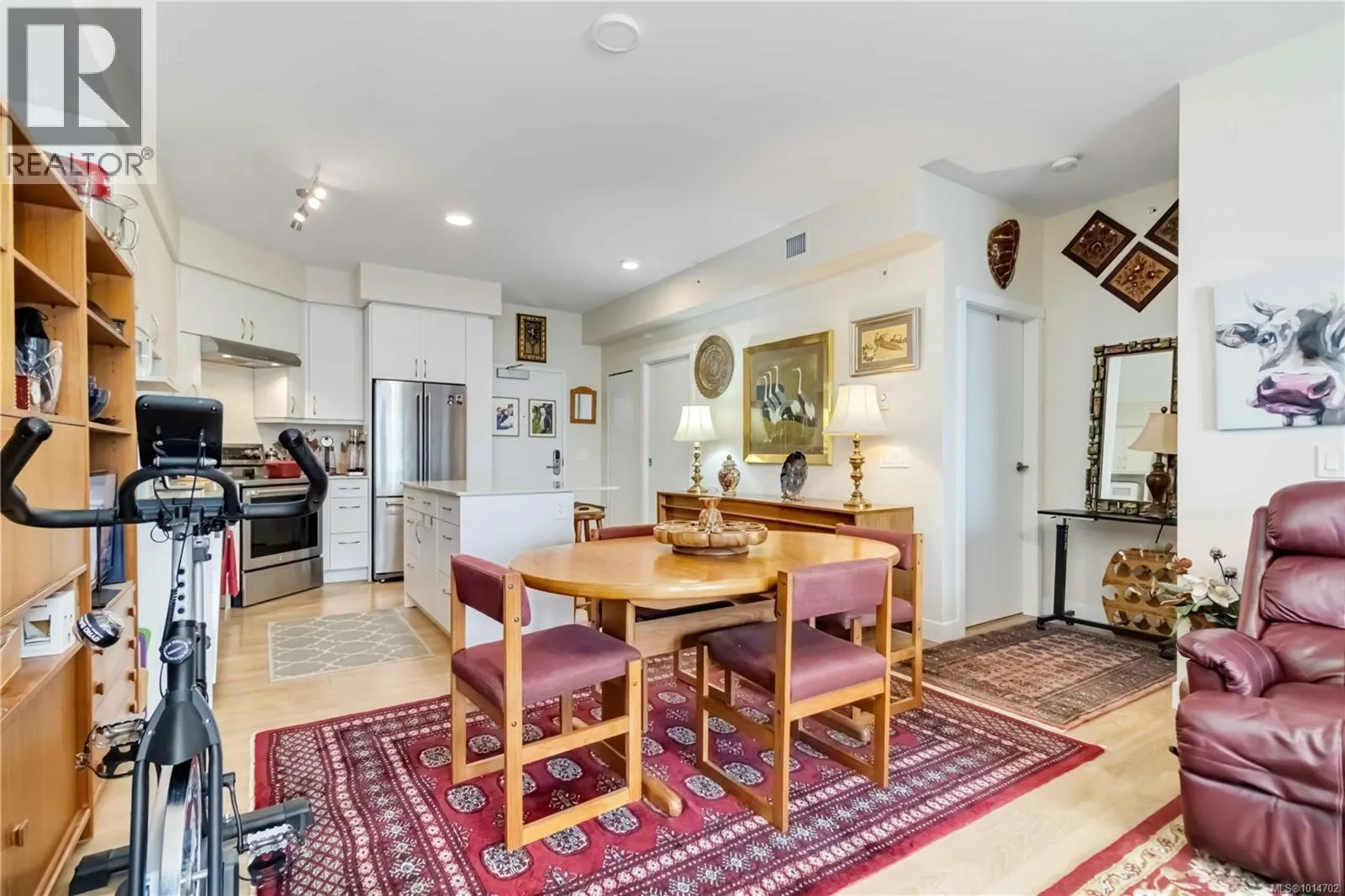 203 6609 Goodmere Rd