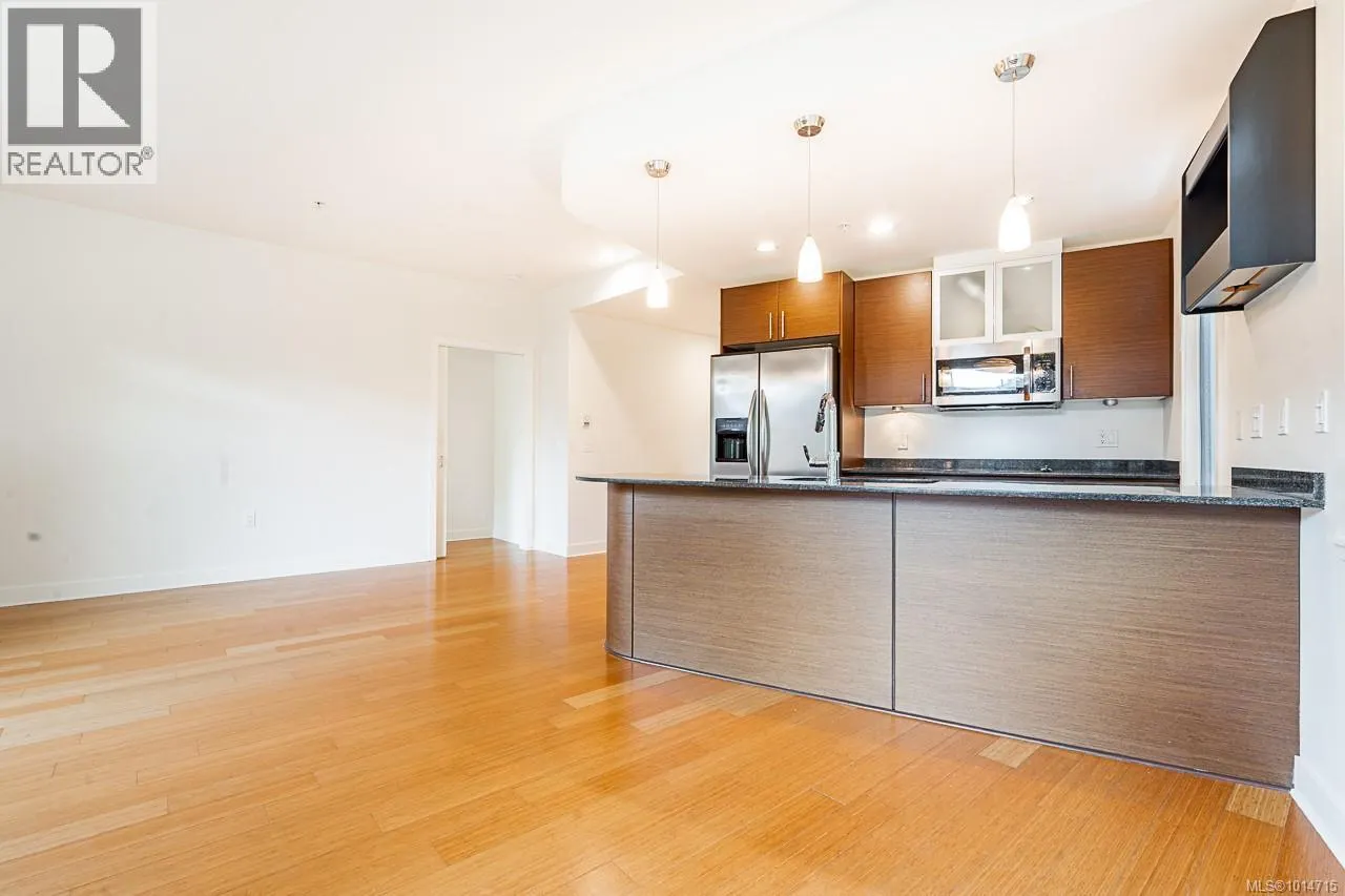 201 3610 Richmond Rd