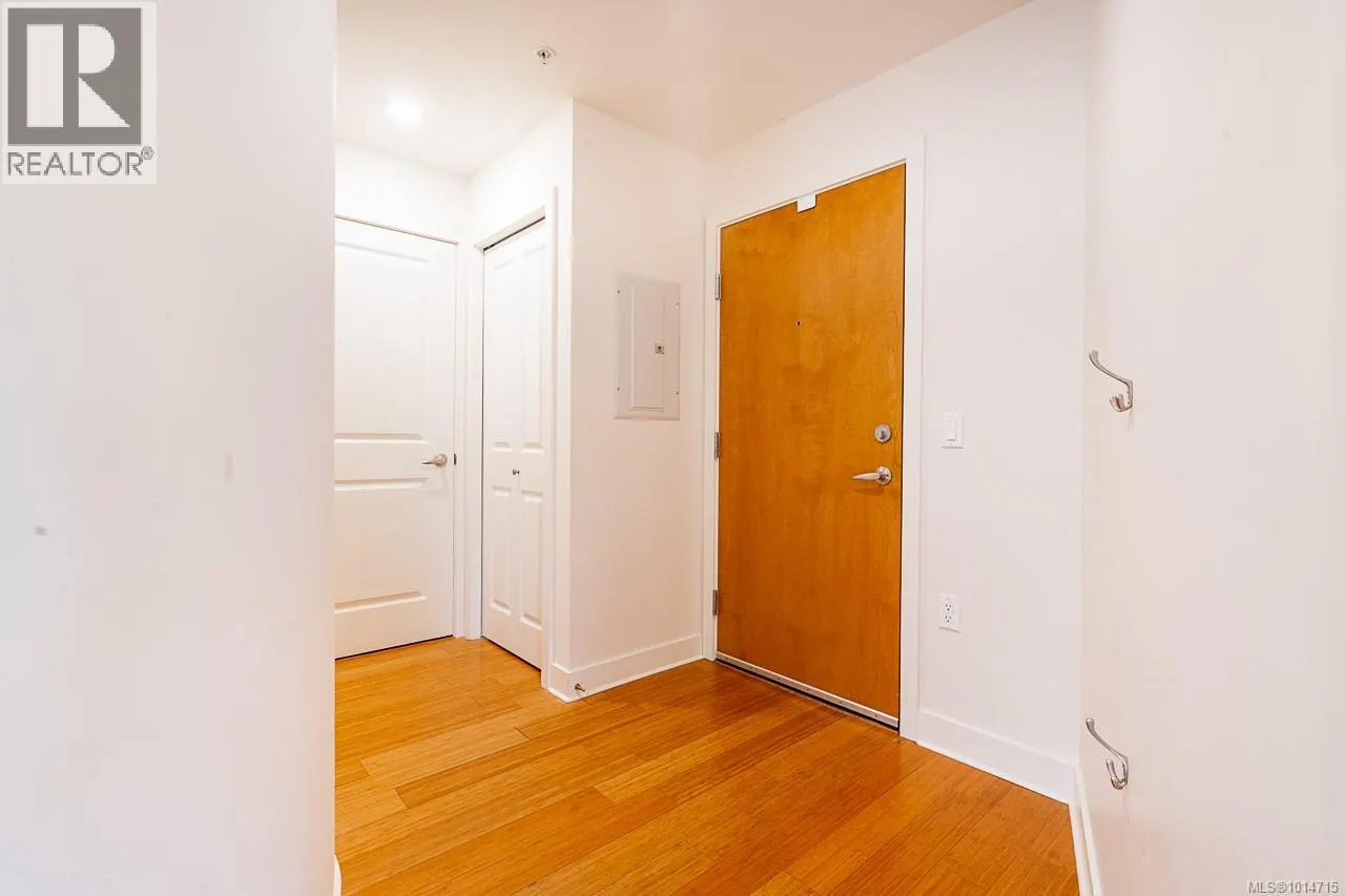 201 3610 Richmond Rd