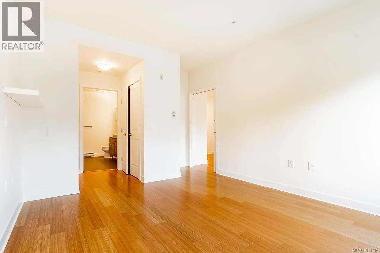201 3610 Richmond Rd