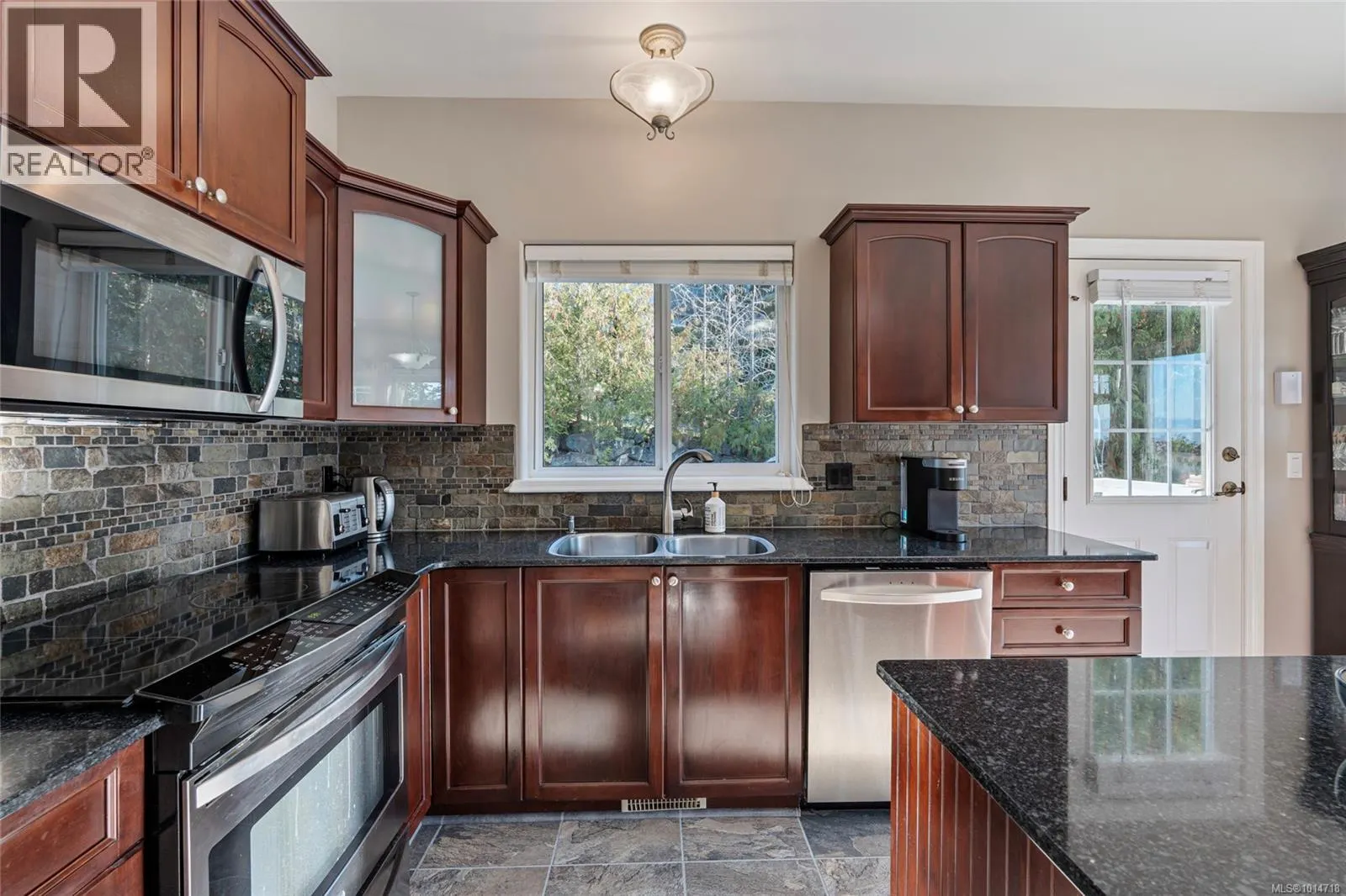 3556 Sun Hills