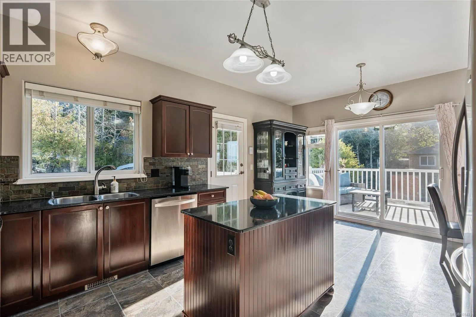 3556 Sun Hills