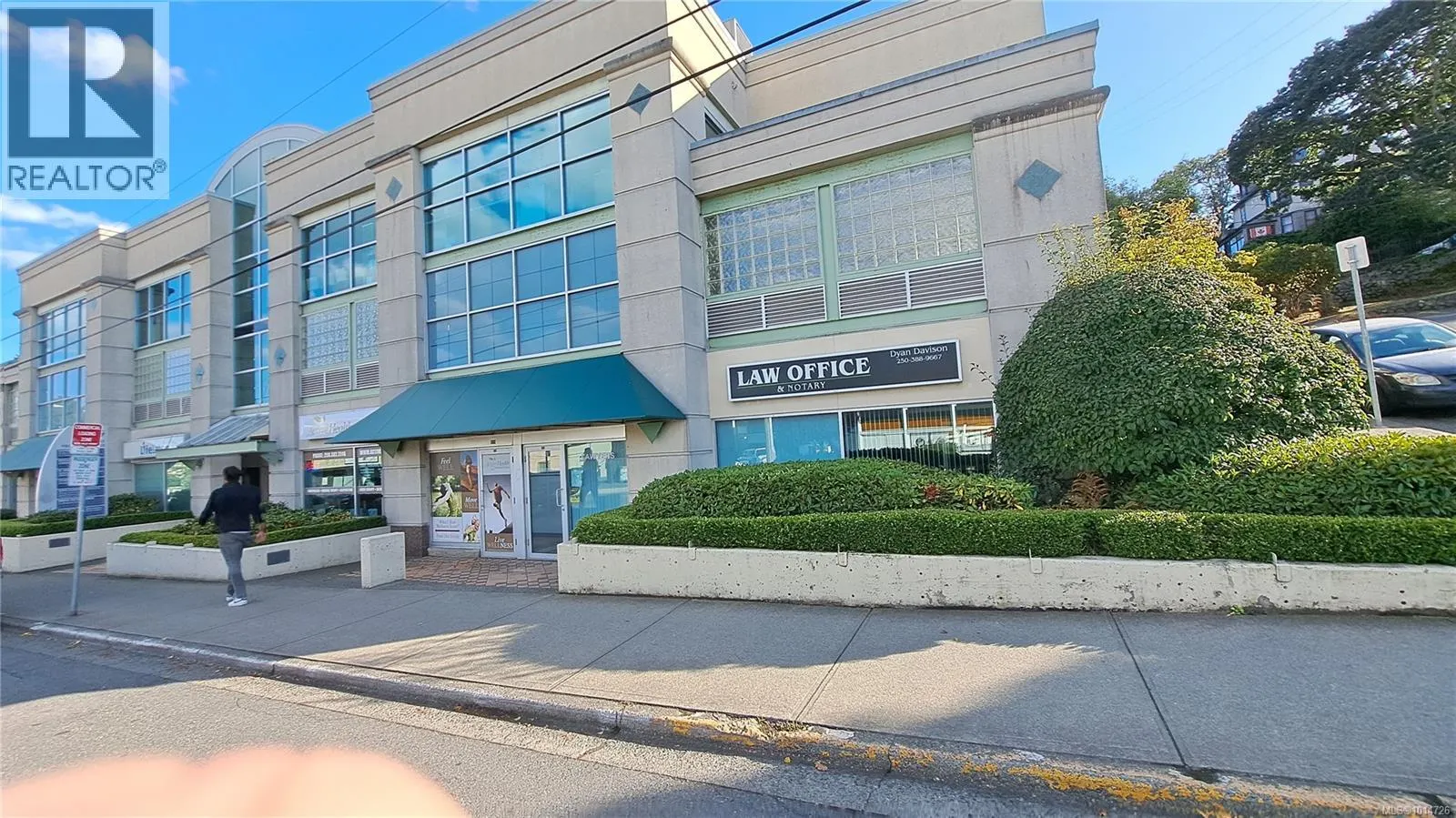 101 1625 Oak Bay Ave