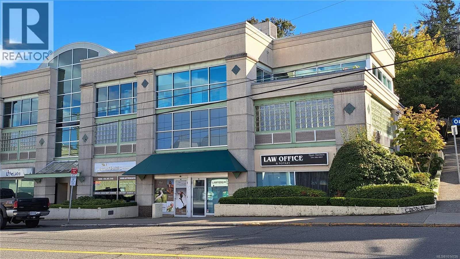 101 1625 Oak Bay Ave